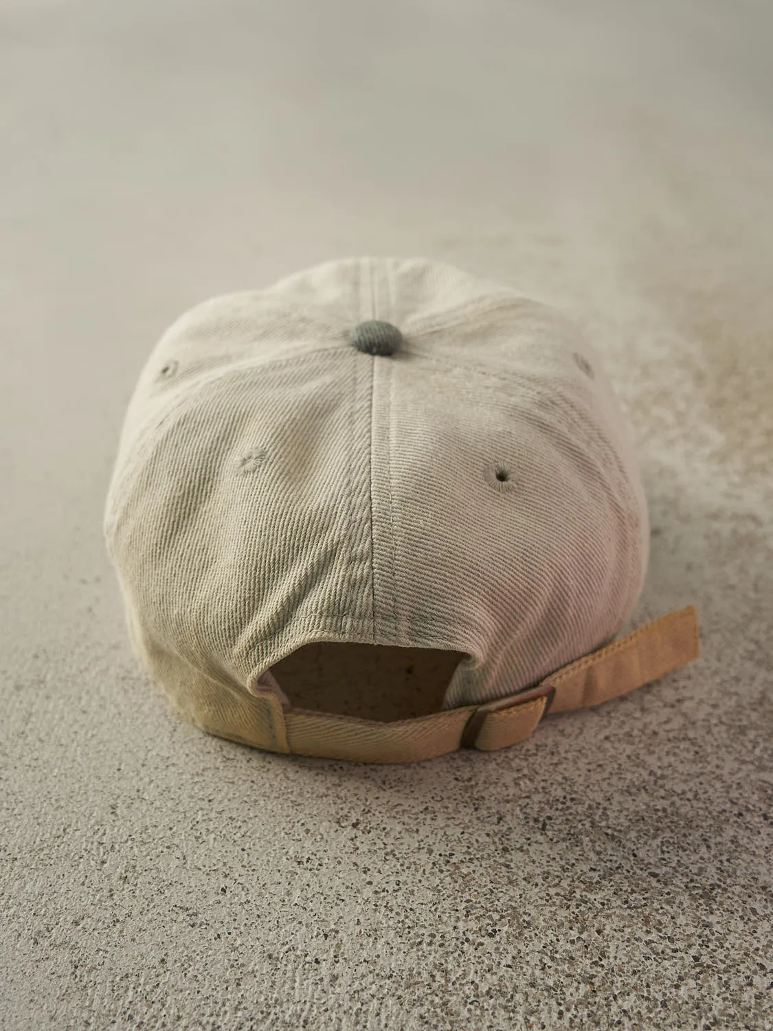 Vintage 90s Beige & Grey Chicago White Sox Embroidered Strapback Hat sold by Rebalance Vintage product image thumbnail 3