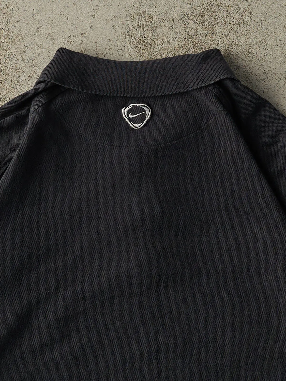 Vintage Y2K Black Manchester United Nike Embroidered Shirt (L/XL) sold by Rebalance Vintage product image thumbnail 4