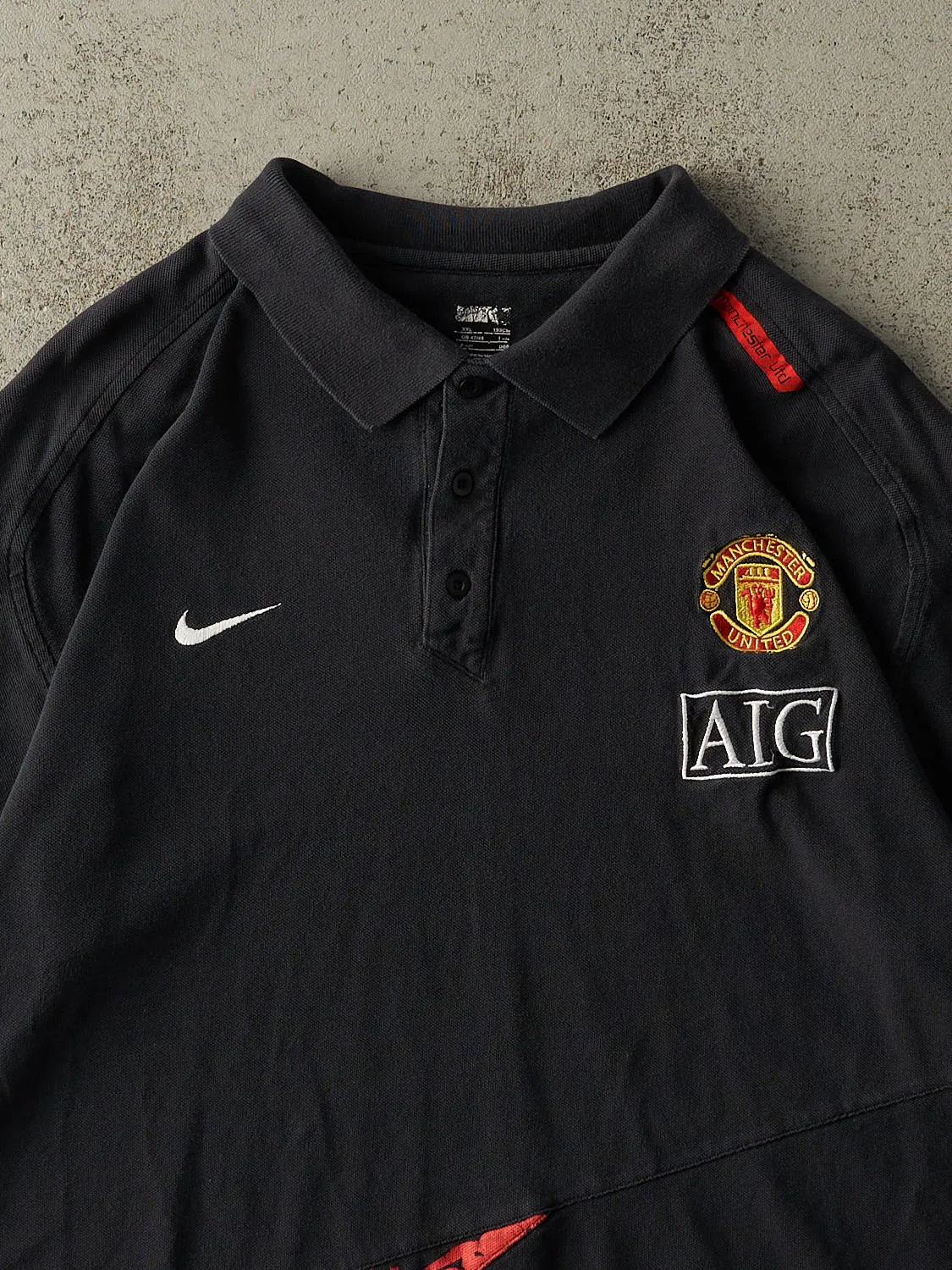 Vintage Y2K Black Manchester United Nike Embroidered Shirt (L/XL) sold by Rebalance Vintage product image thumbnail 2