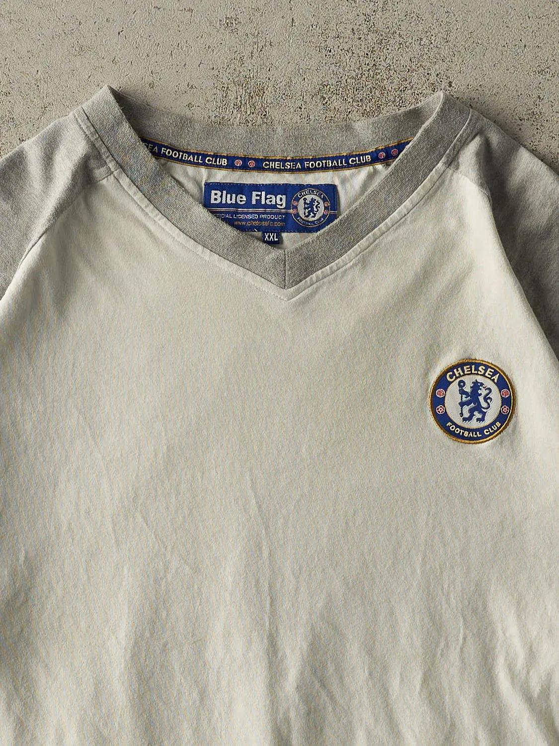 Vintage Y2K White & Grey Chelsea FC Tee (L/XL) sold by Rebalance Vintage product image thumbnail 2