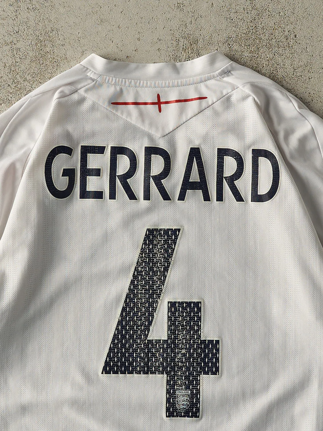 Vintage 09' White England #4 Steven Gerrard Soccer Jersey (M/L) sold by Rebalance Vintage product image thumbnail 4