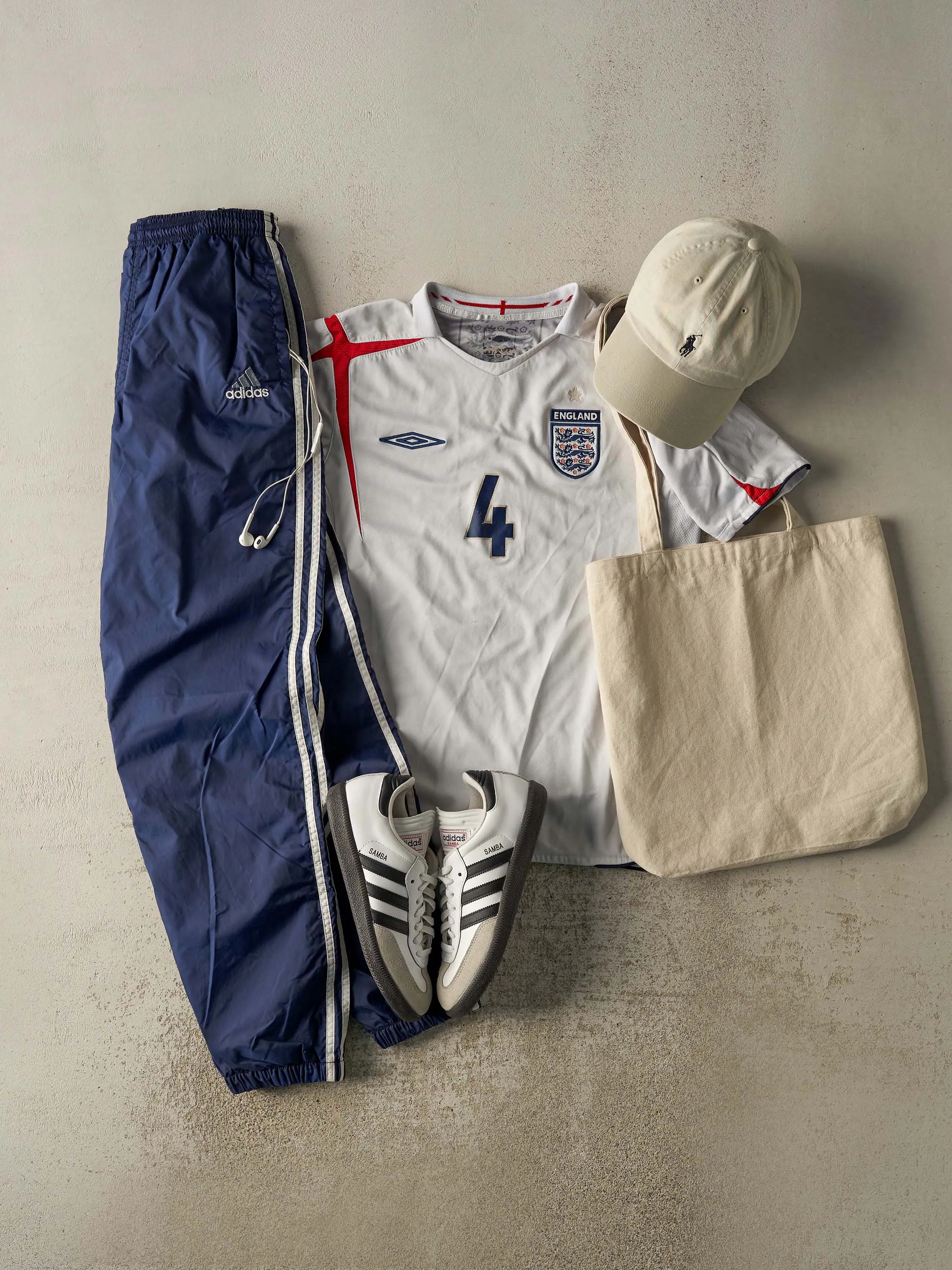 Vintage Y2K White England #4 Steven Gerrard Soccer Jersey (M/L) sold by Rebalance Vintage product image thumbnail 2