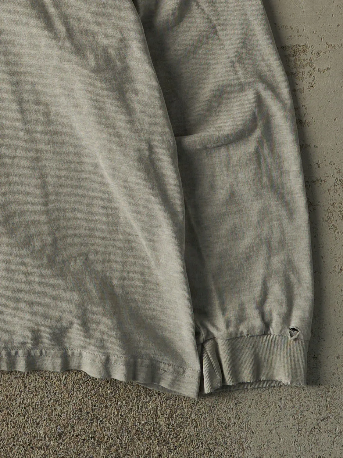 Vintage Y2K Grey Blank Gap Long Sleeve (M/L) sold by Rebalance Vintage product image thumbnail 3