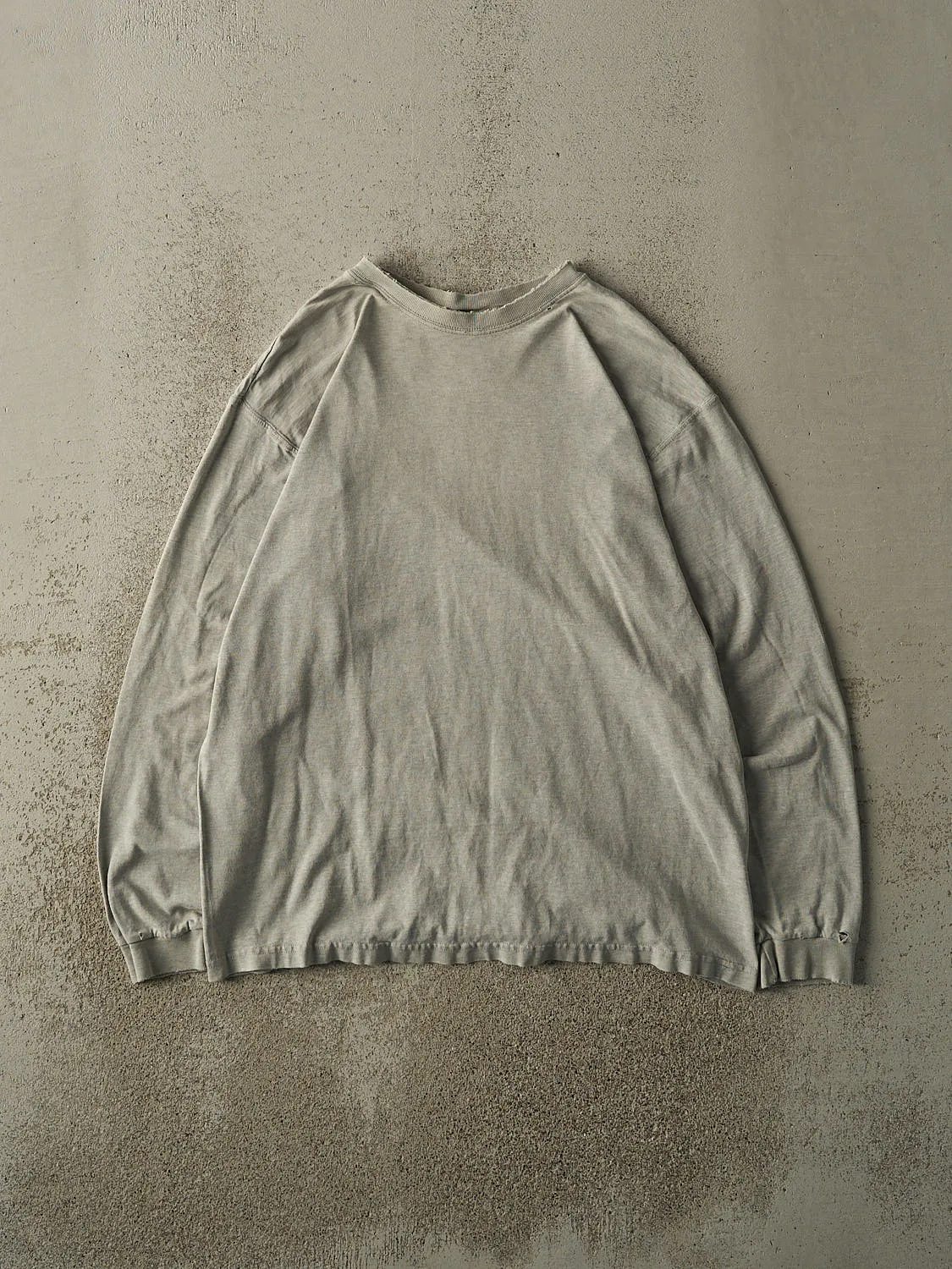 Vintage Y2K Grey Blank Gap Long Sleeve (M/L) sold by Rebalance Vintage