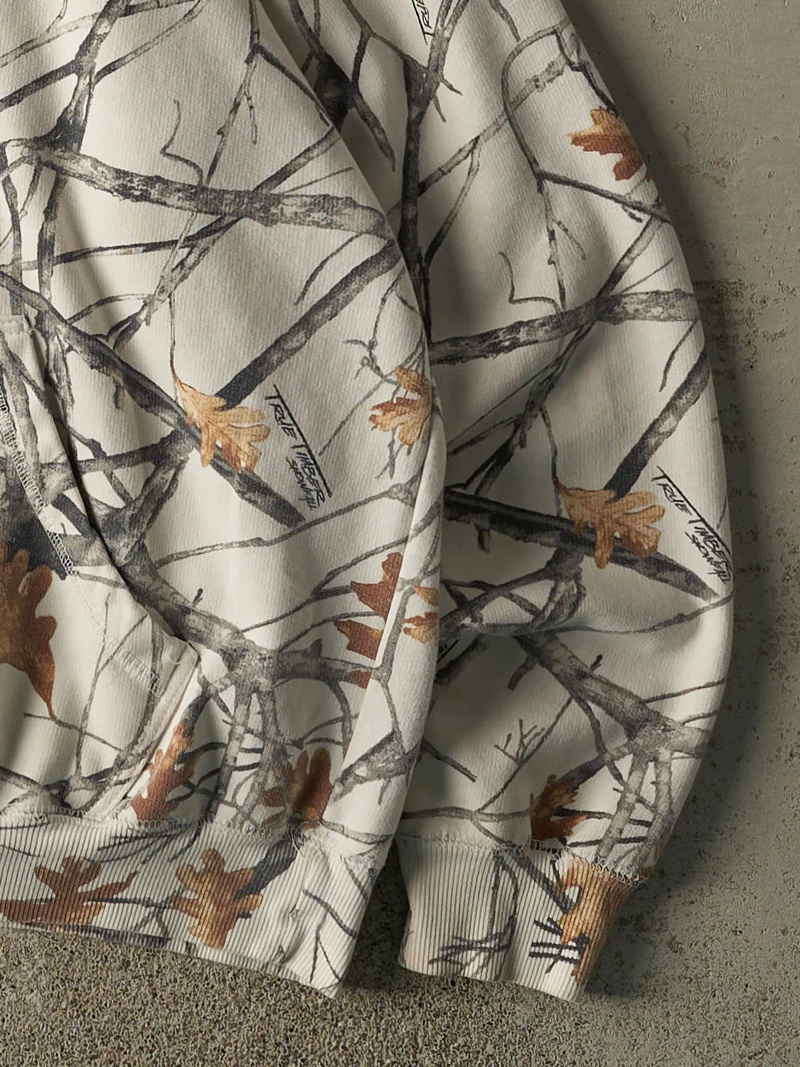 Vintage Y2K White True Timber Camo Boxy Hoodie (L) sold by Rebalance Vintage product image thumbnail 3