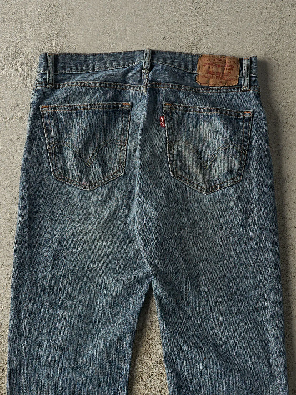 Vintage Y2K Mid Wash Levi's 505 Jeans (34x31.5) sold by Rebalance Vintage product image thumbnail 5
