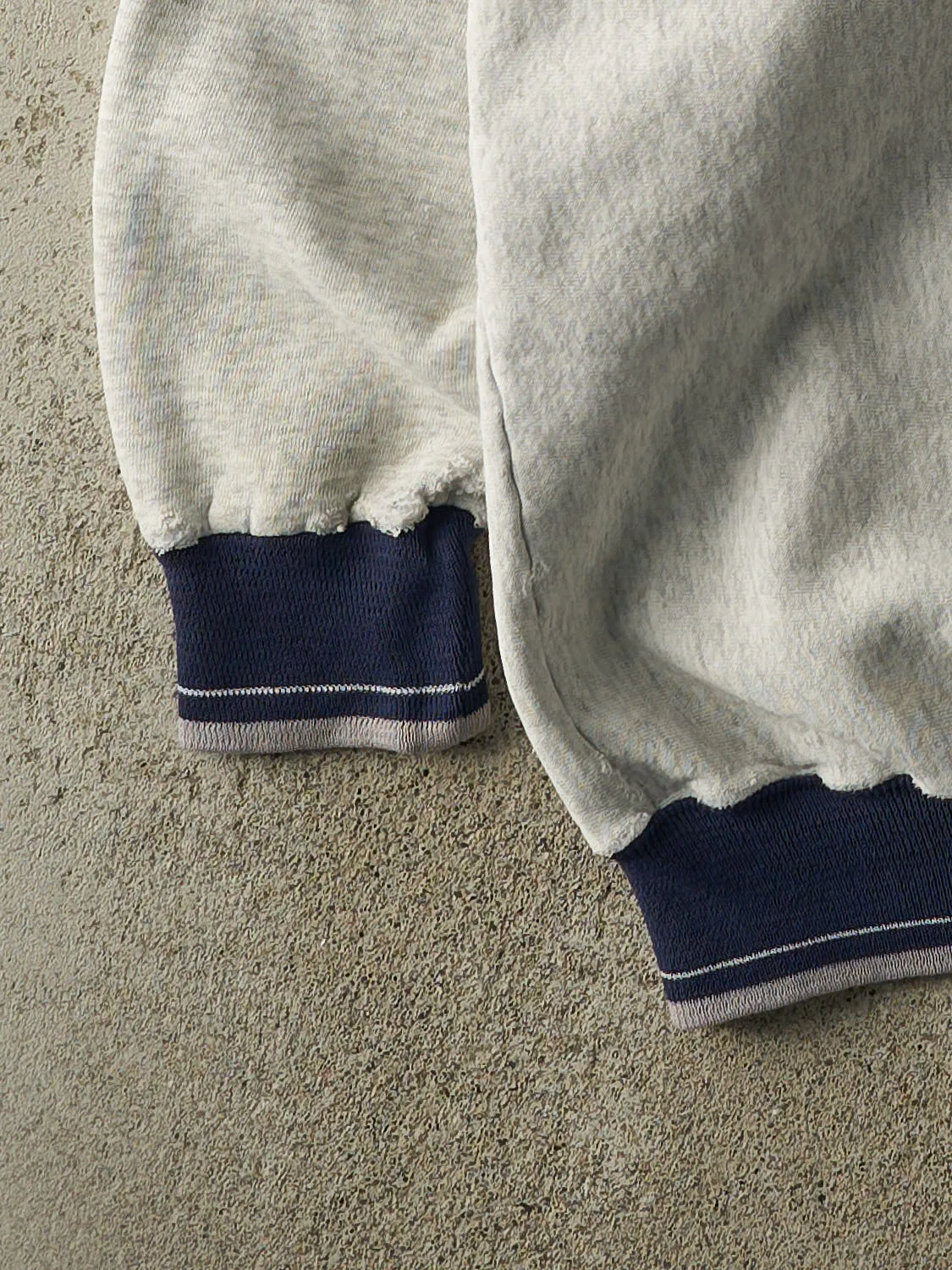 Vintage 90s Heather Grey Seattle Mariners Crewneck (XXL) sold by Rebalance Vintage product image thumbnail 4