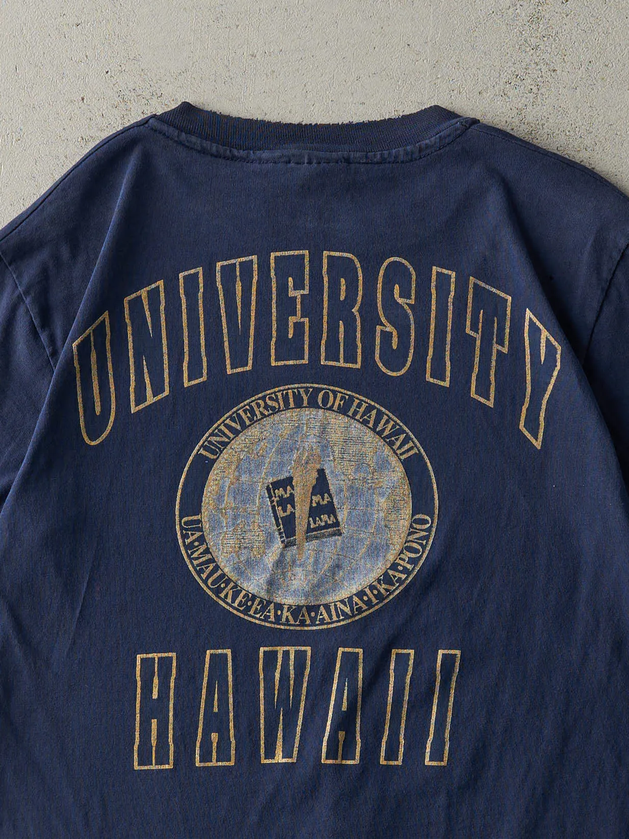 Vintage 90s Navy Blue University of Hawaii Single Stitch Tee (S) sold by Rebalance Vintage product image thumbnail 5