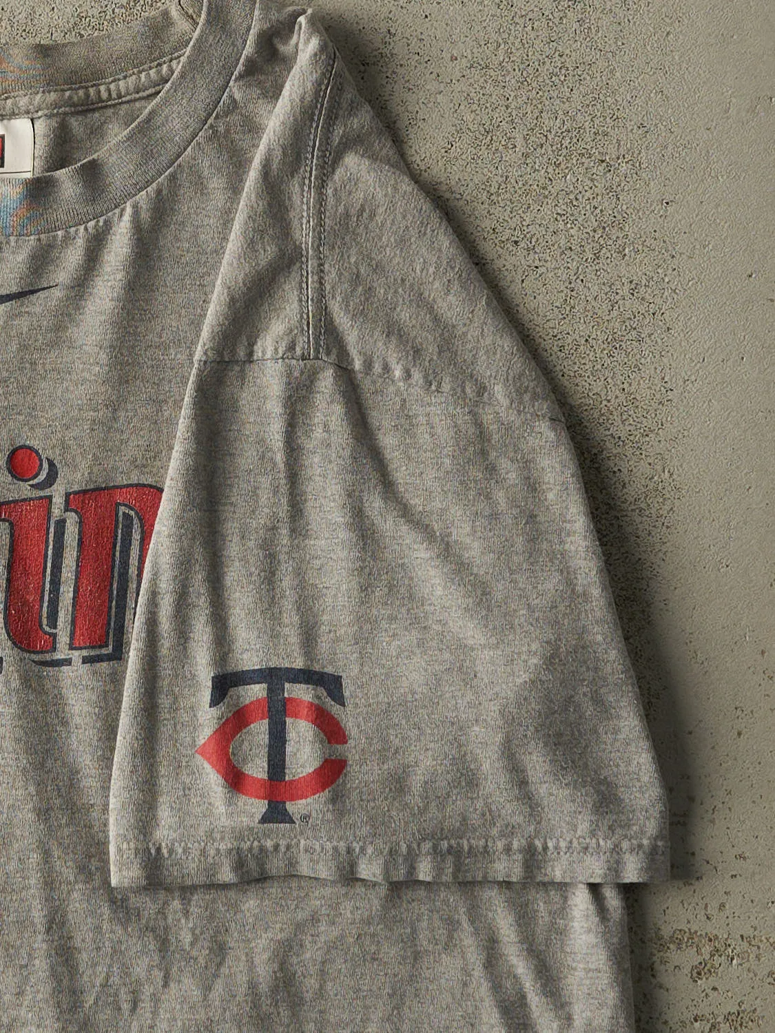 Vintage Y2K Grey Minnesota Twins Nike Middle Swoosh Tee (XL) sold by Rebalance Vintage product image thumbnail 4