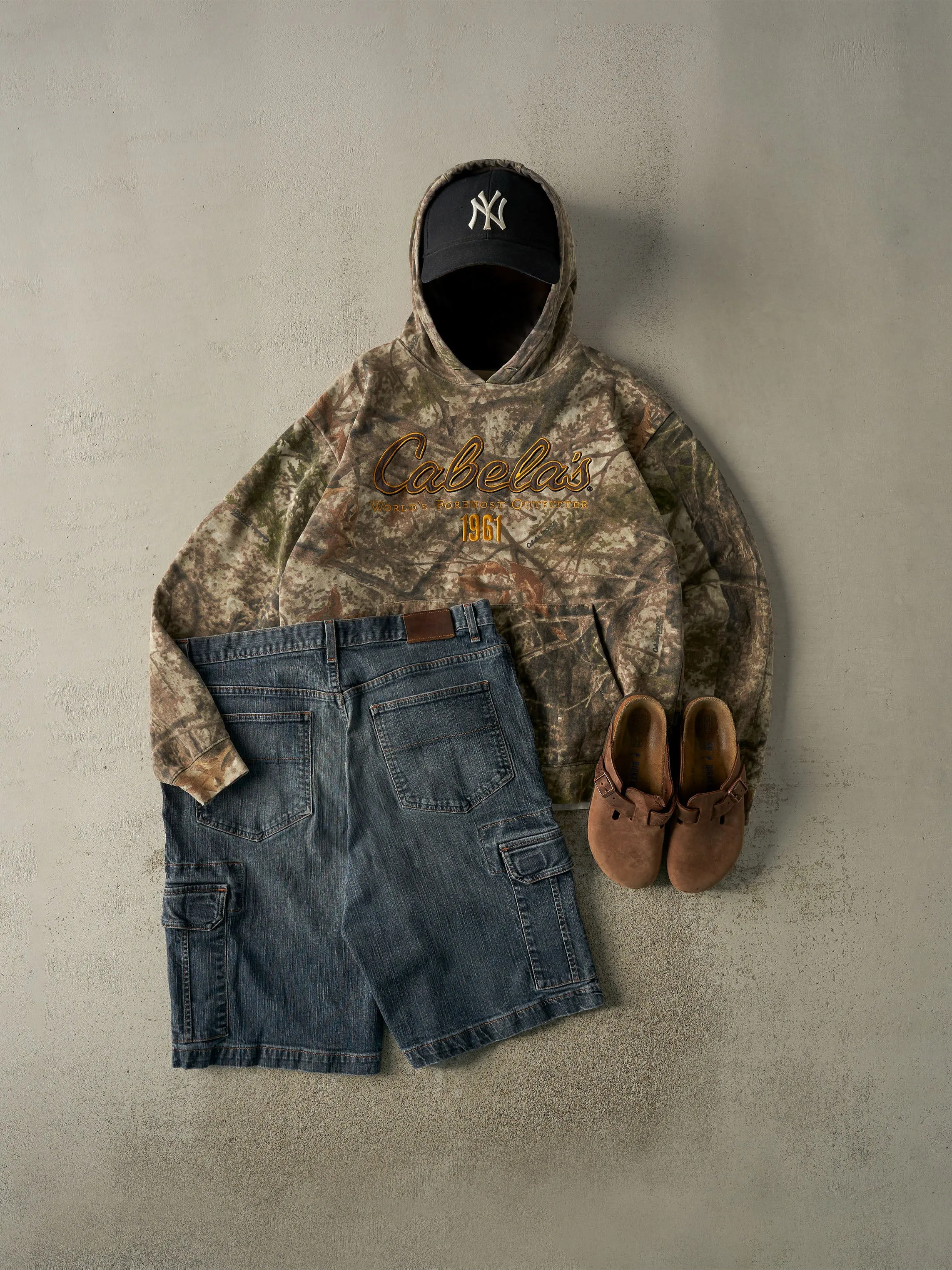 Vintage Y2K Dark Wash Tommy Hilfiger Cargo Jean Shorts (36x11.5) sold by Rebalance Vintage product image thumbnail 2