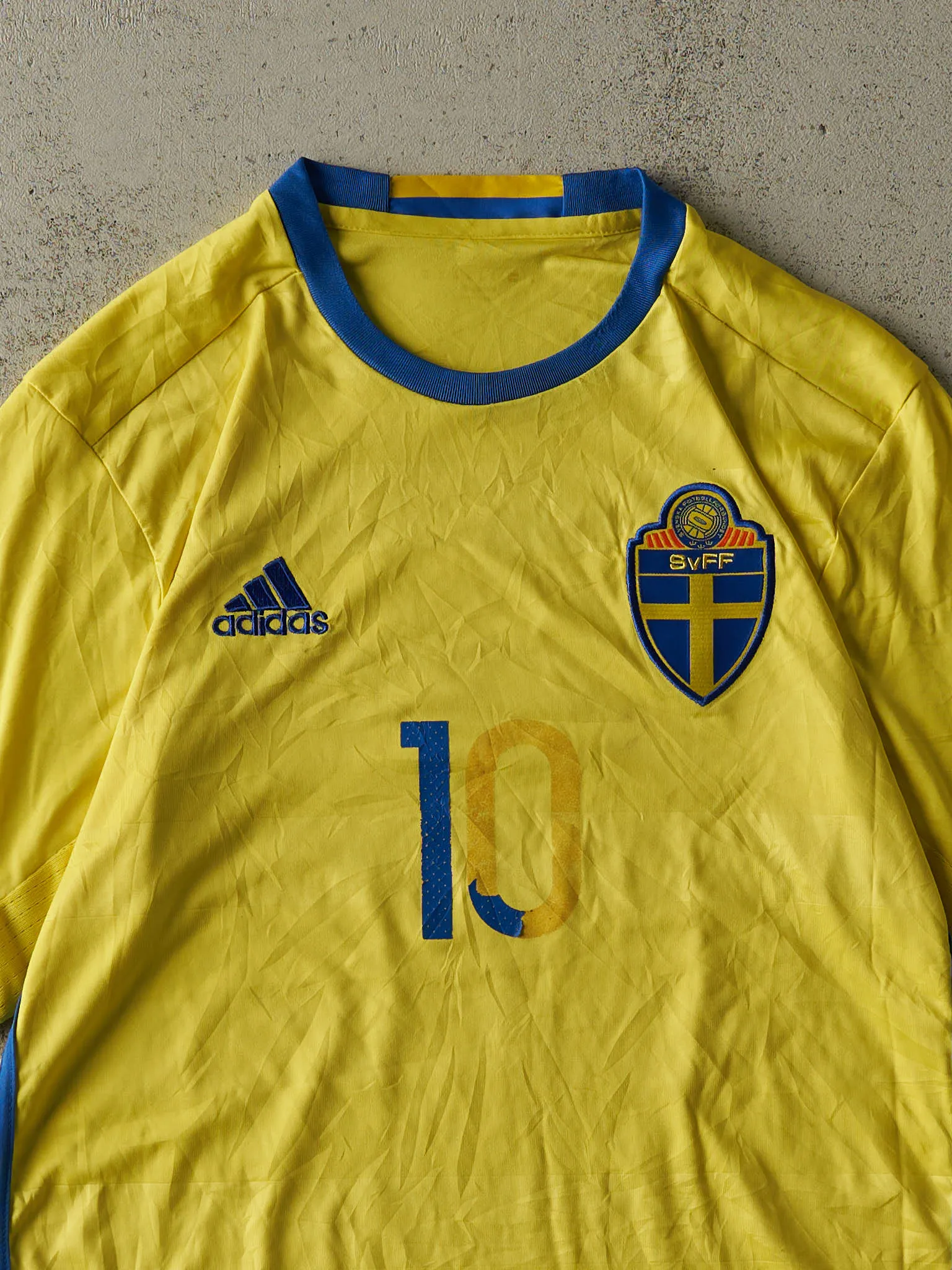 Vintage Y2K Yellow Sweden #10 Zlatan Ibrahimović Soccer Jersey (S/M) sold by Rebalance Vintage product image thumbnail 3