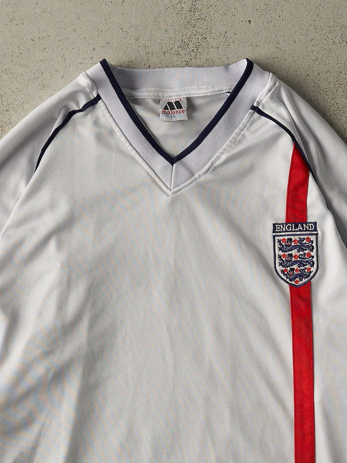 Vintage Y2K White England #10 Michael Owen Long Sleeve Jersey (XXL/XXL) sold by Rebalance Vintage product image thumbnail 4