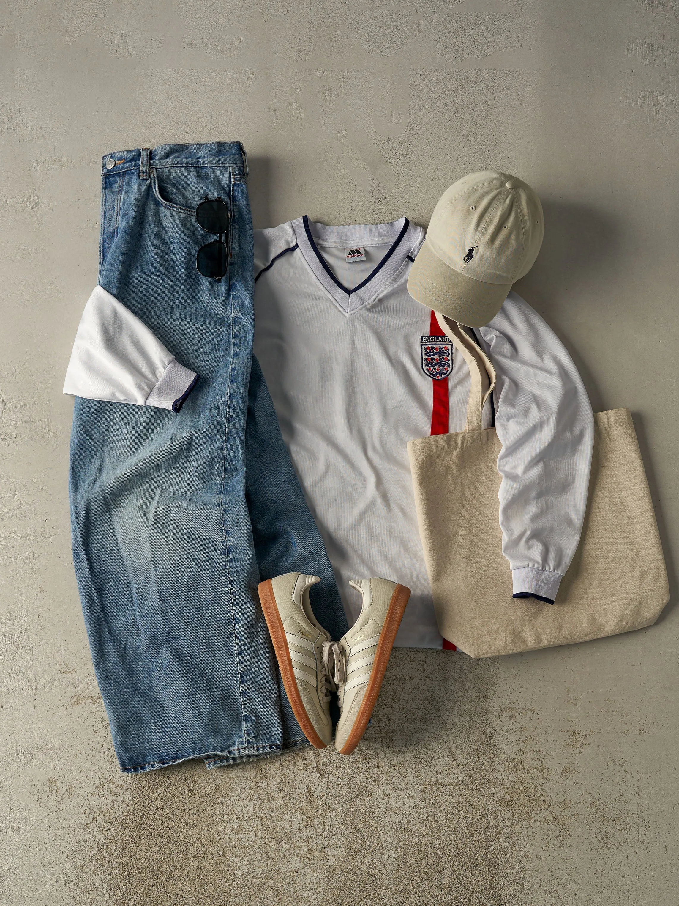 Vintage Y2K White England #10 Michael Owen Long Sleeve Jersey (XXL/XXL) sold by Rebalance Vintage product image thumbnail 2