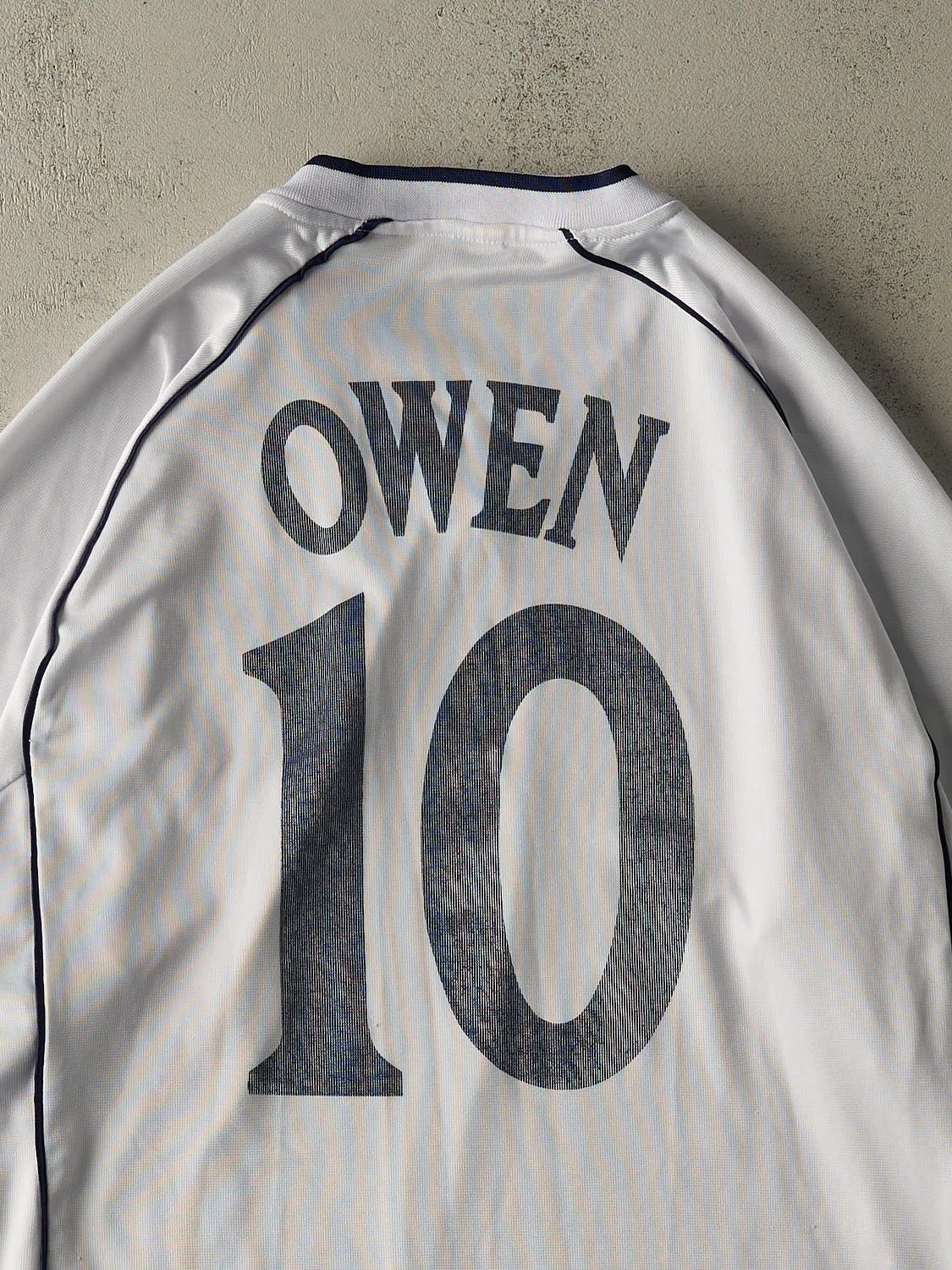 Vintage Y2K White England #10 Michael Owen Long Sleeve Jersey (XXL/XXL) sold by Rebalance Vintage product image thumbnail 5
