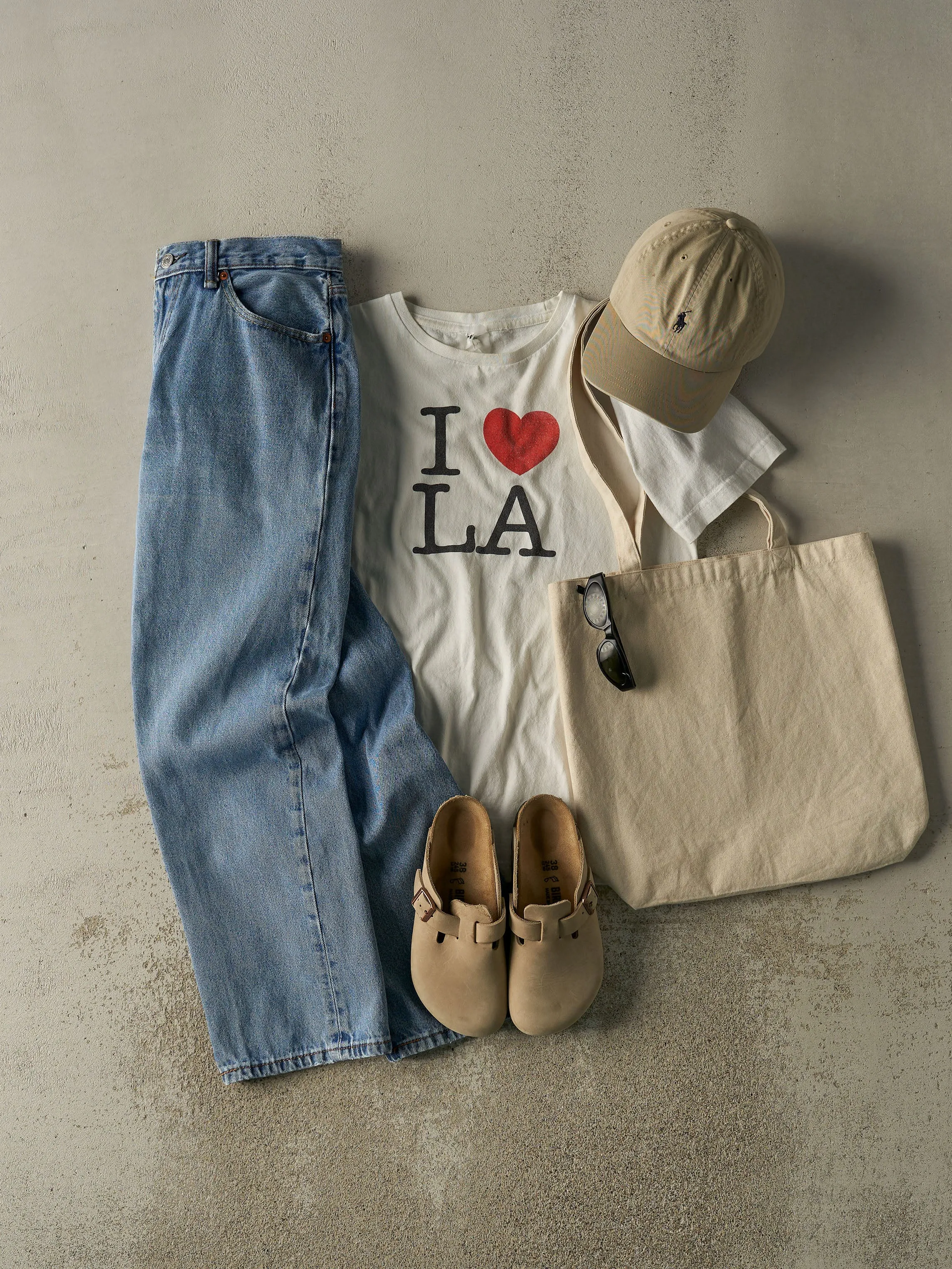 Vintage Y2K Light Wash Levi's 505 Jeans (32x29) sold by Rebalance Vintage product image thumbnail 2