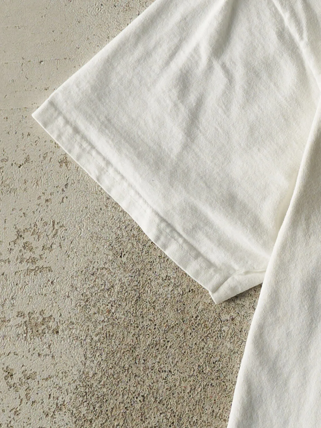 Vintage 89' White Hard Rock Cafe Toronto Puff Print Tee (M/L) sold by Rebalance Vintage product image thumbnail 3