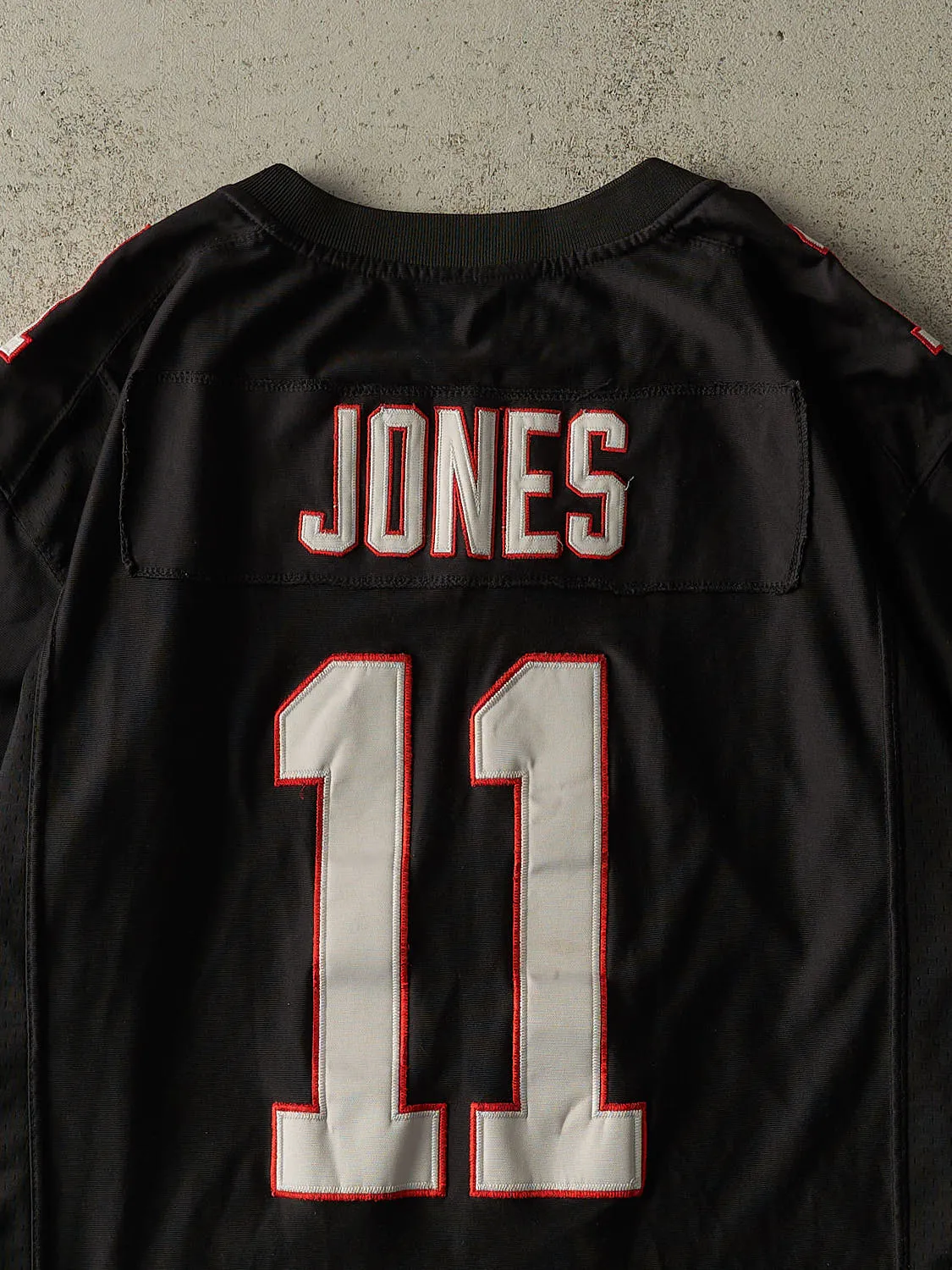 Vintage Y2K Black Atlanta Falcons Julio Jones #11 Jersey (XL) sold by Rebalance Vintage product image thumbnail 4