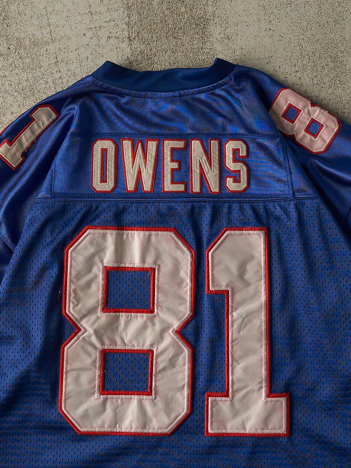 Vintage Y2K Blue Buffalo Bills Terell Owens #81 Cropped Jersey (XL/XXL) sold by Rebalance Vintage product image thumbnail 4