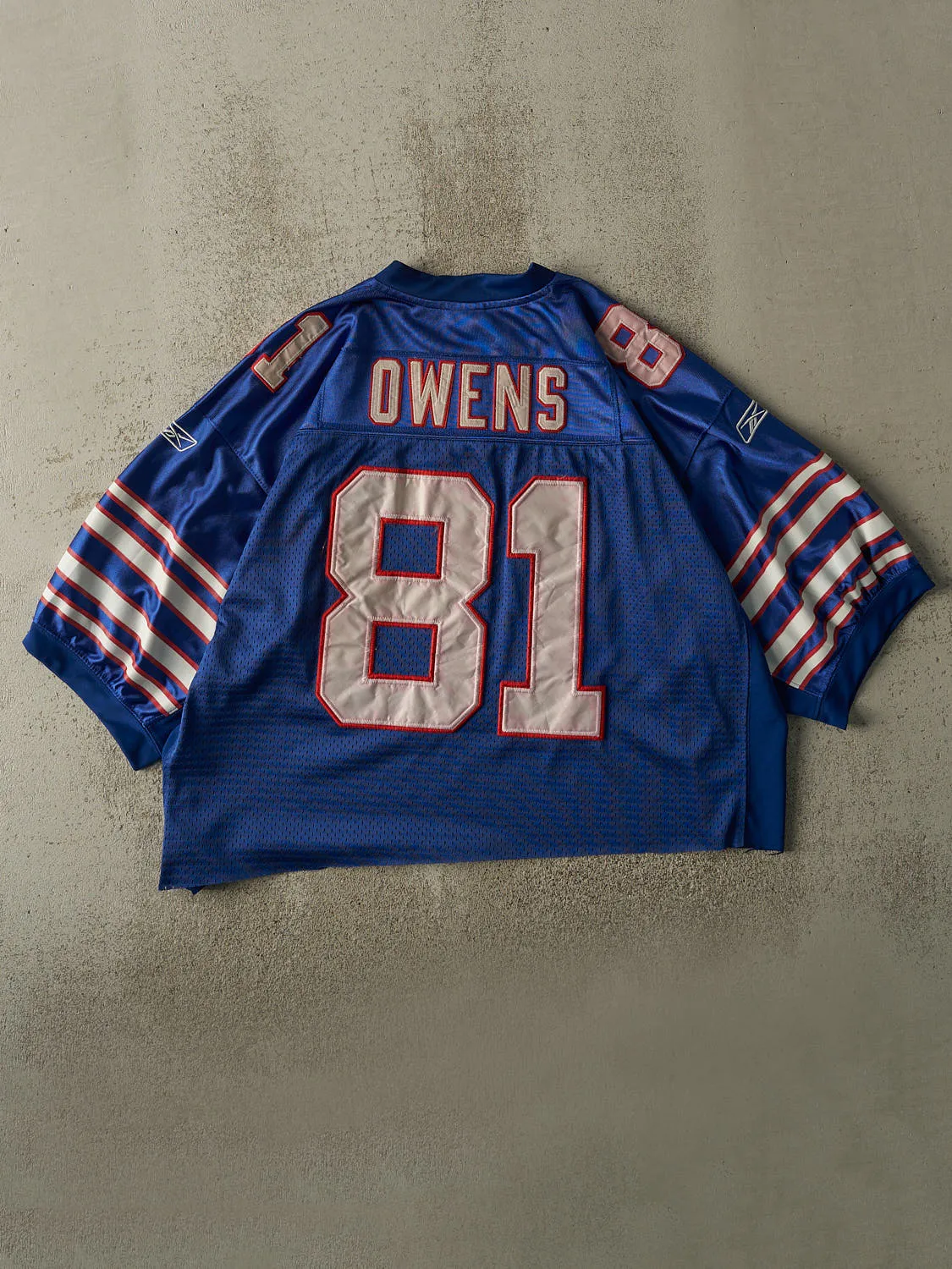 Vintage Y2K Blue Buffalo Bills Terell Owens #81 Cropped Jersey (XL/XXL) sold by Rebalance Vintage product image thumbnail 2