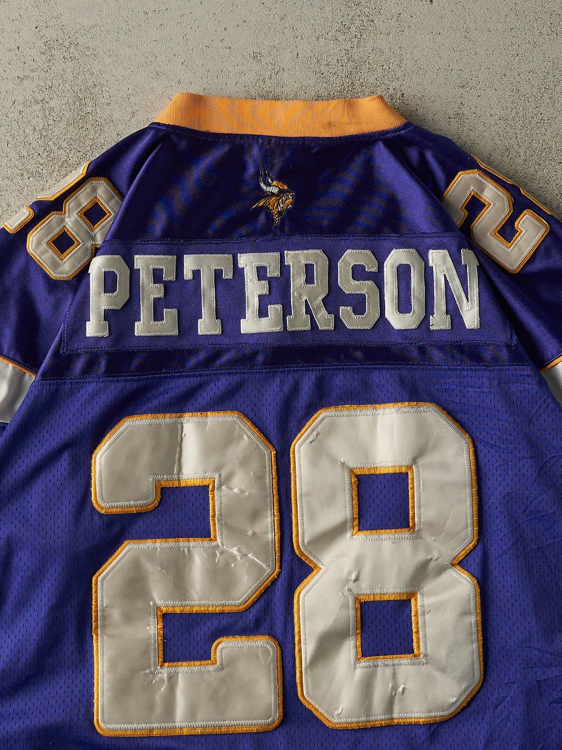 Vintage Y2K Purple Minnesota Vikings Adrian Peterson #28 Cropped Boxy Jersey (XL/XXL) sold by Rebalance Vintage product image thumbnail 4