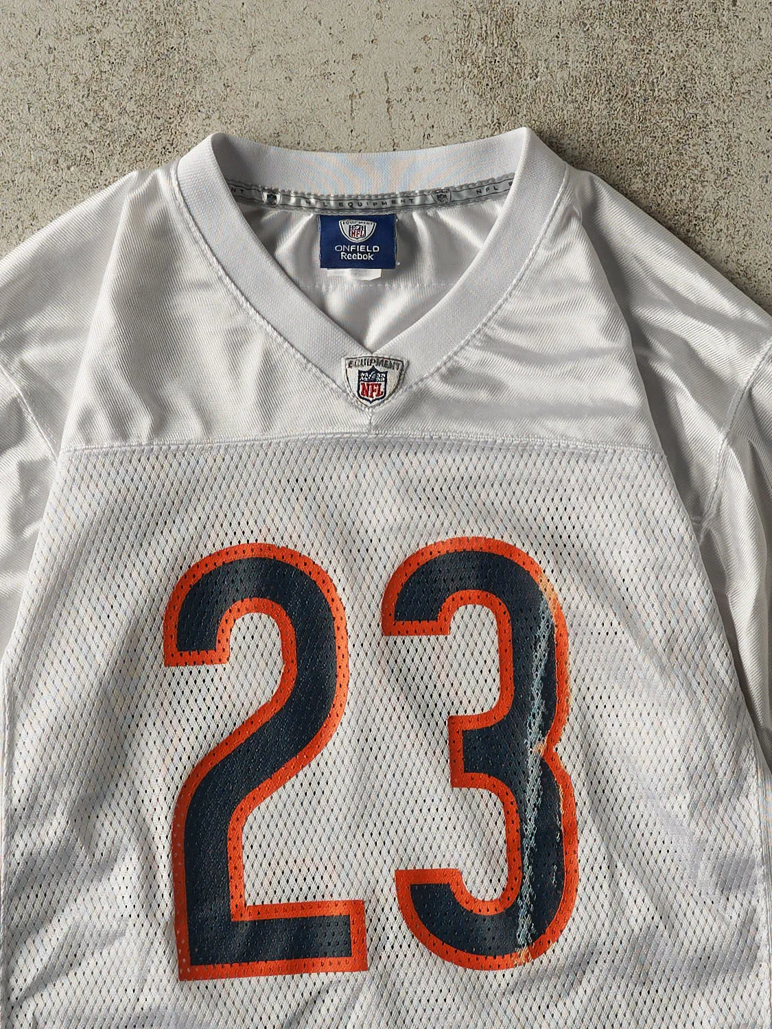 Vintage Y2K White Chicago Bears Devin Hester #23 Cropped Jersey (S) sold by Rebalance Vintage product image thumbnail 3