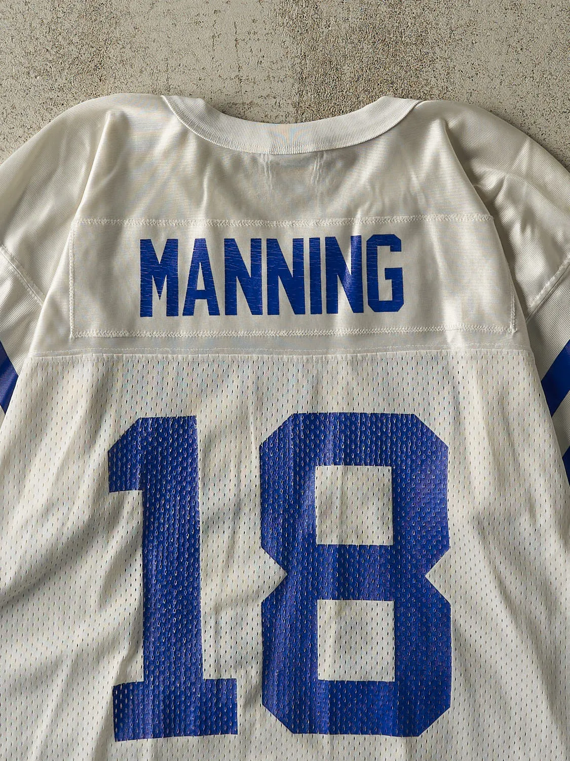 Vintage 90s White Indianapolis Colts Peyton Manning #18 Cropped Jersey (M) sold by Rebalance Vintage product image thumbnail 4
