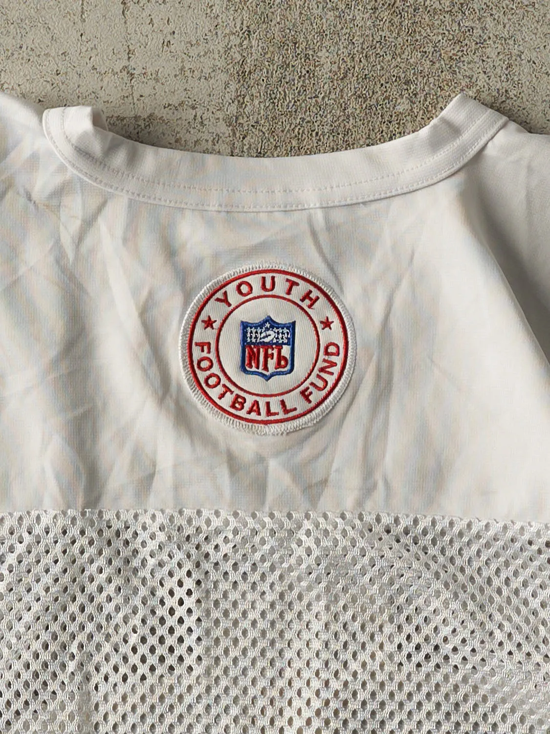 Vintage Y2K White Chicago Bears JPD Cropped Boxy Mesh Jersey (L/XL) sold by Rebalance Vintage product image thumbnail 4