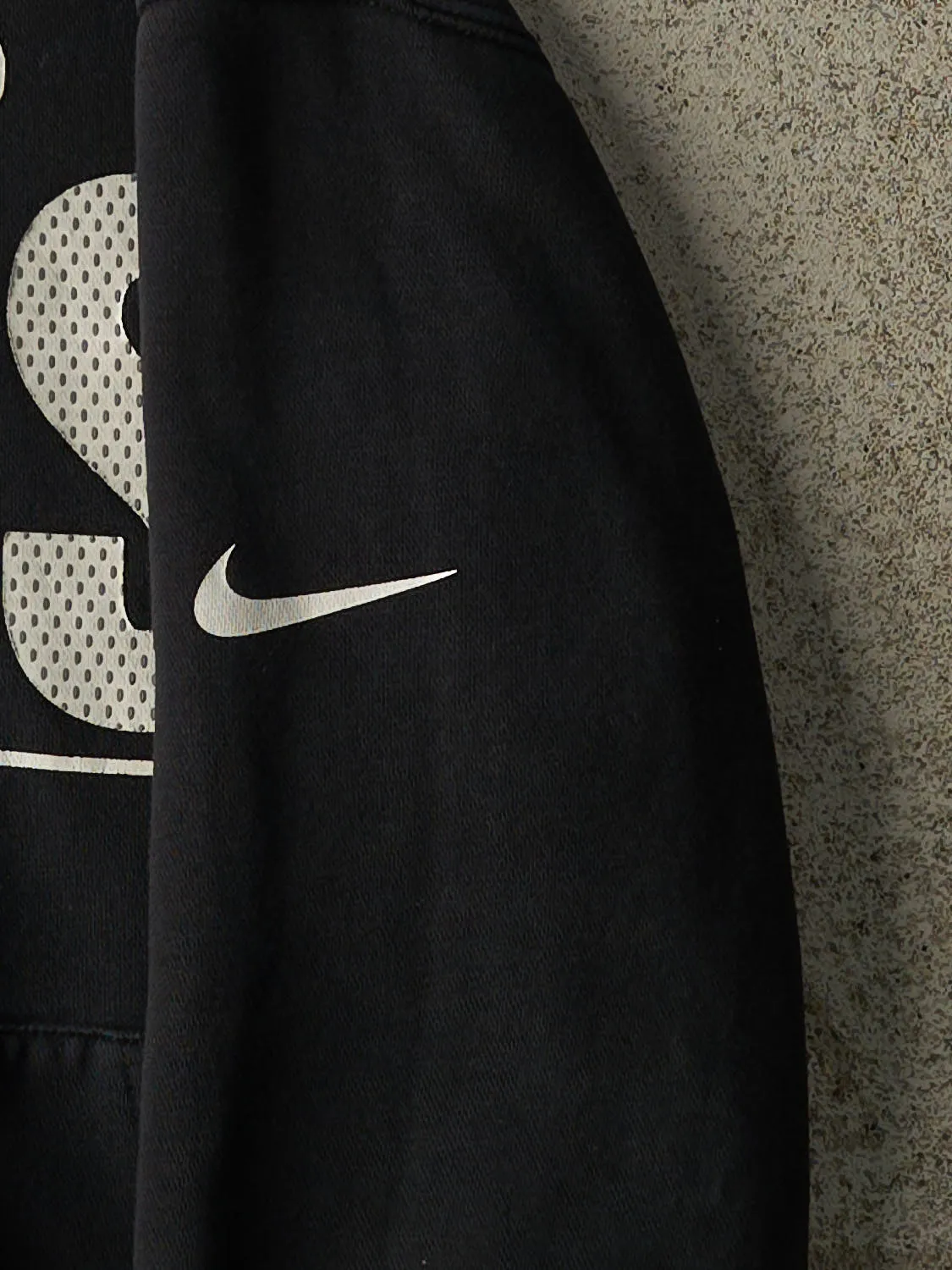 Vintage Y2K Black New York Jets Nike Hoodie (M) sold by Rebalance Vintage product image thumbnail 4