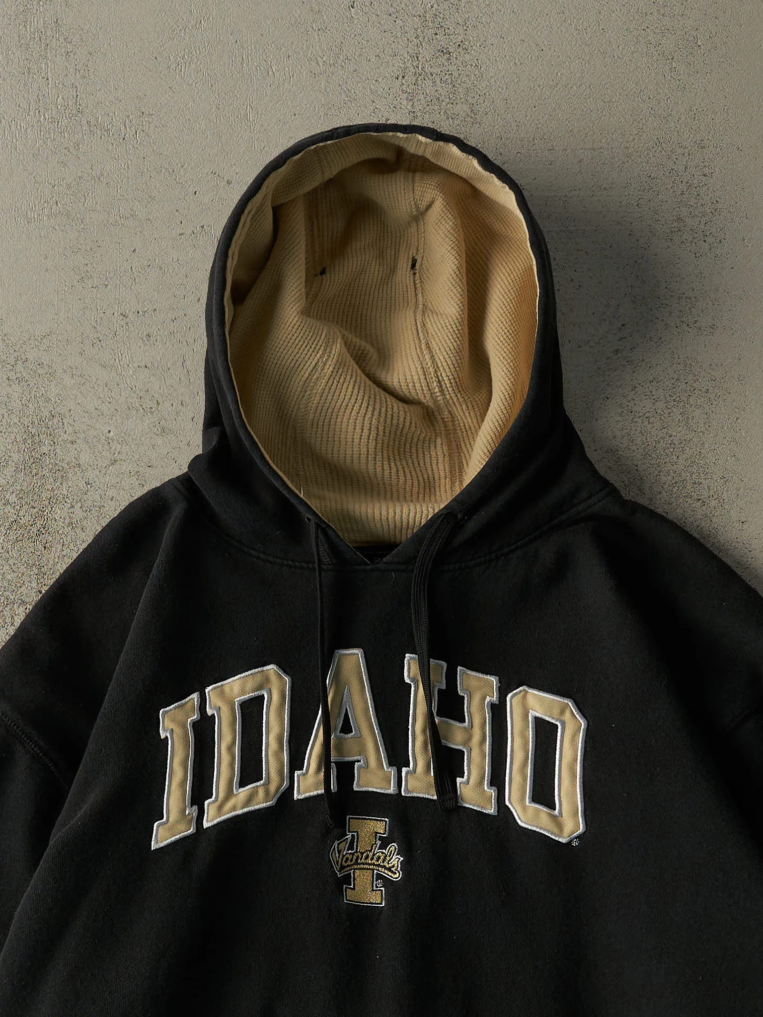 Vintage Y2K Black University of Idaho Vandals Embroidered Hoodie (XL/XXL) sold by Rebalance Vintage product image thumbnail 2