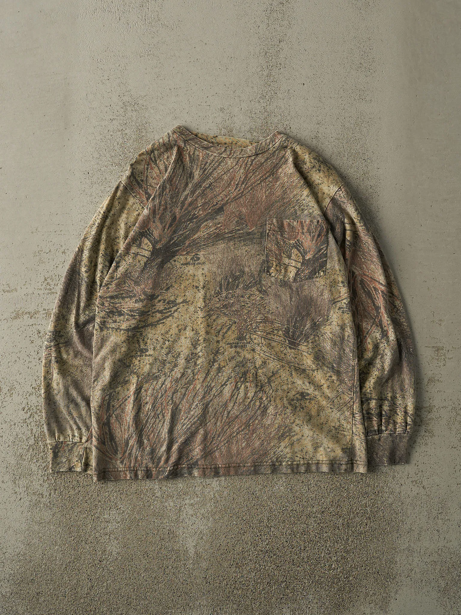 Vintage Y2K Mossy Oak Camo Pocket Long Sleeve (M) sold by Rebalance Vintage