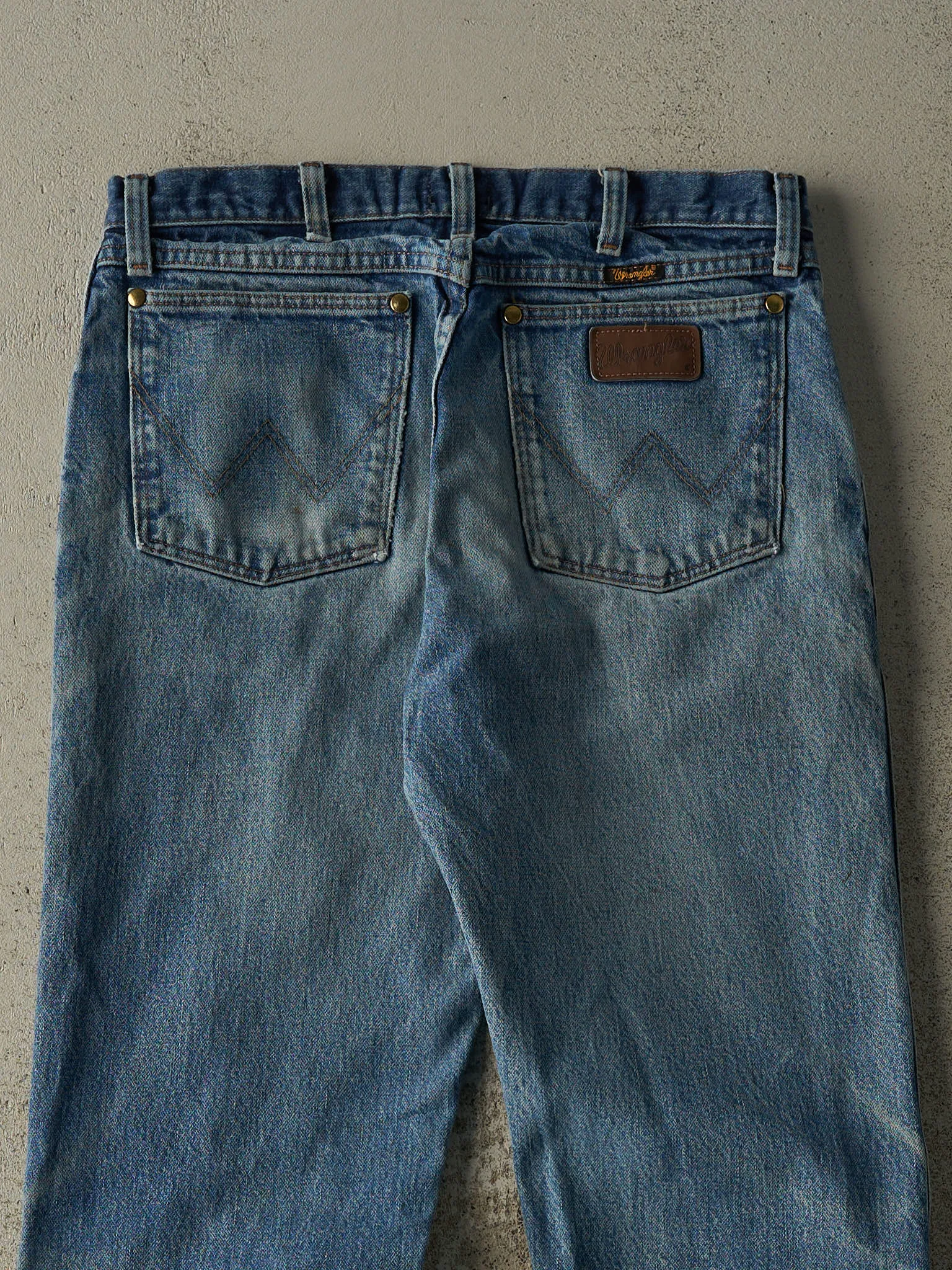 Vintage 90s Mid Wash Wrangler Jeans (31.5x33) sold by Rebalance Vintage product image thumbnail 4