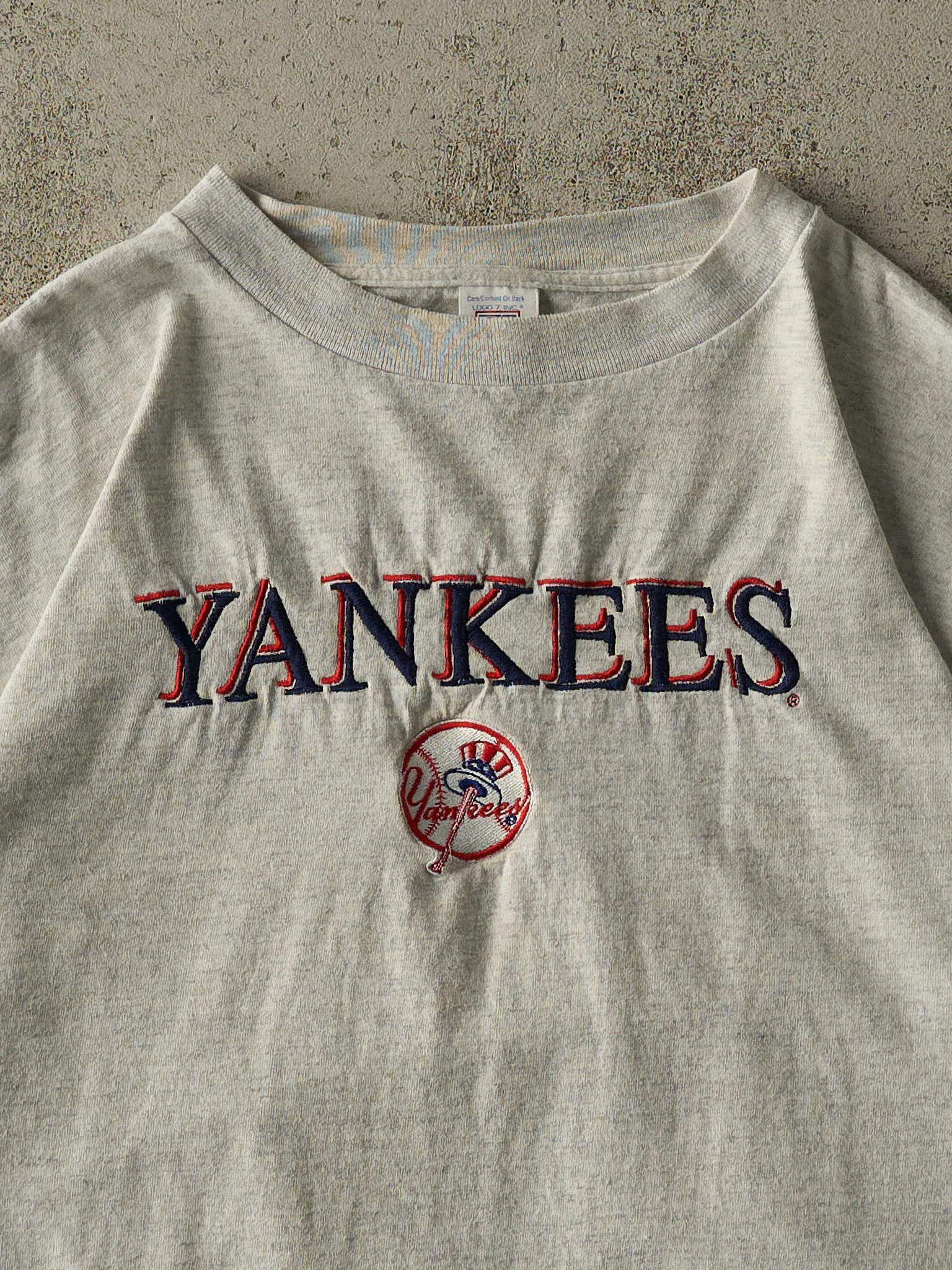 Vintage 90s Heather Grey New York Yankees Embroidered Tee (XL/XXL) sold by Rebalance Vintage product image thumbnail 2