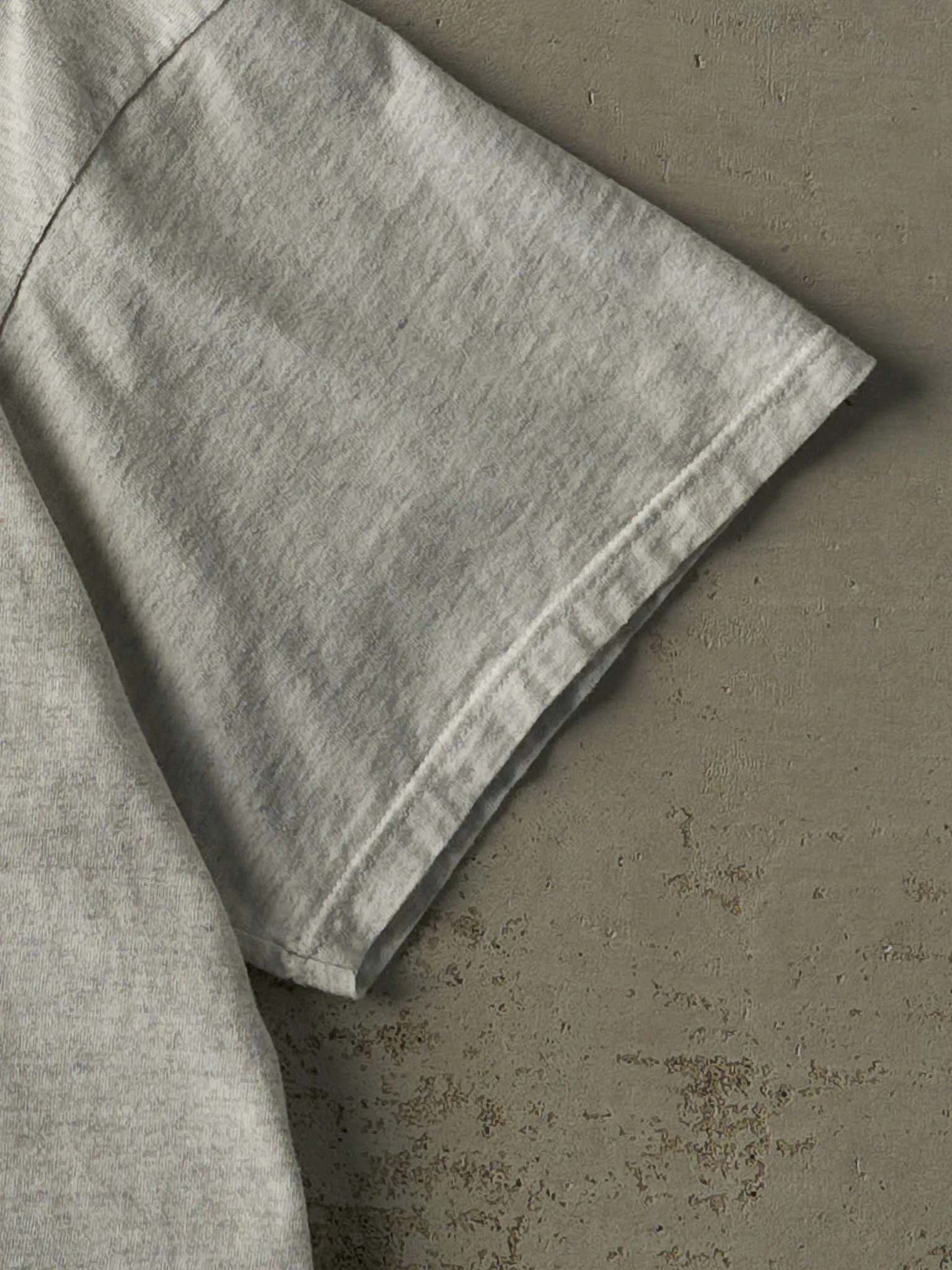 Vintage 90s Heather Grey New York Yankees Embroidered Tee (XL/XXL) sold by Rebalance Vintage product image thumbnail 3