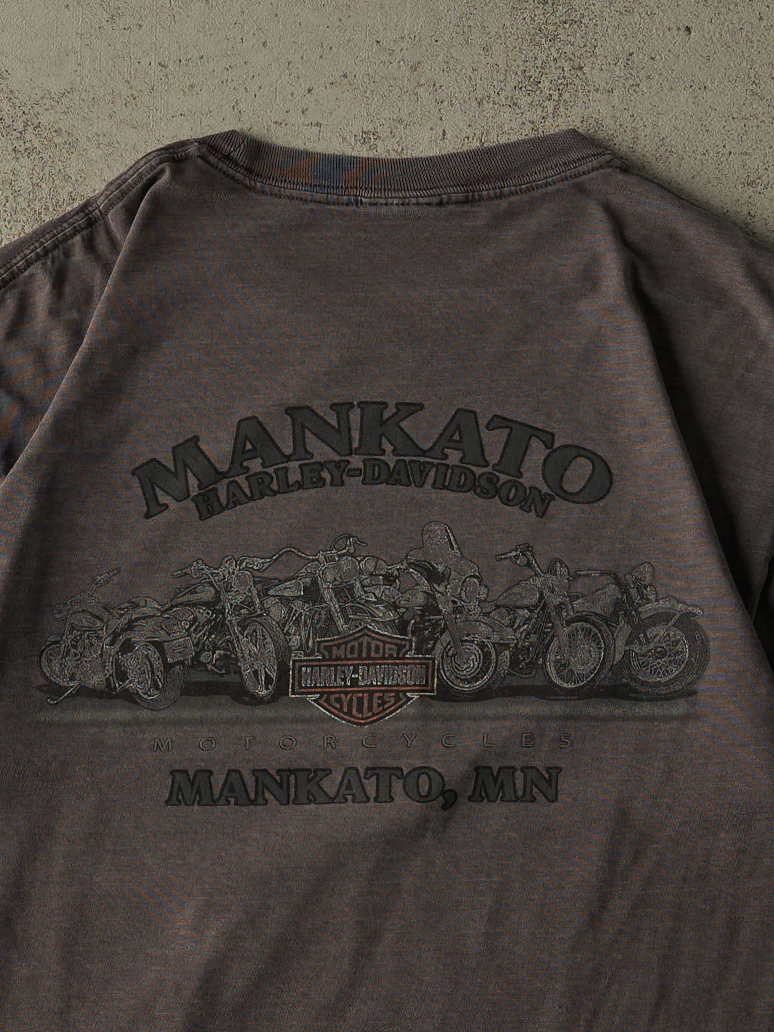 Vintage Y2K Charcoal Grey Mankato MN Harley Davidson Tee (M) sold by Rebalance Vintage product image thumbnail 4
