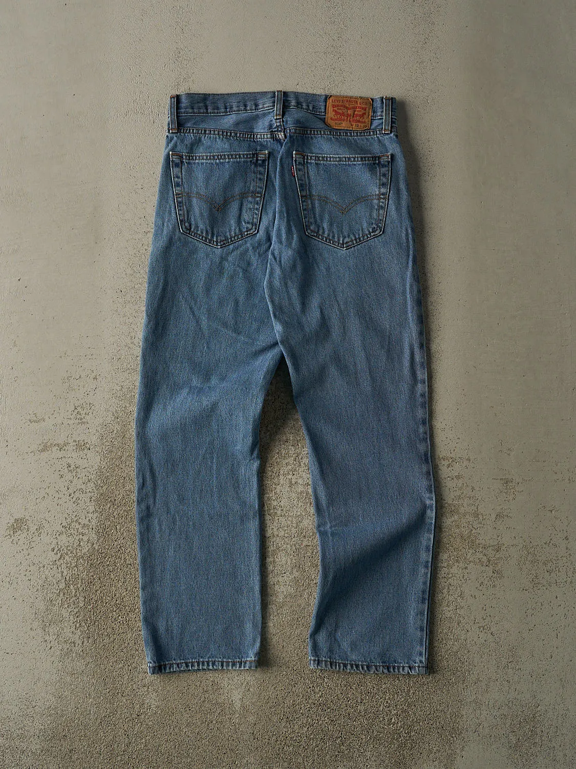 Vintage Y2K Mid Wash Levi's 516 Jeans (32x30) sold by Rebalance Vintage product image thumbnail 3