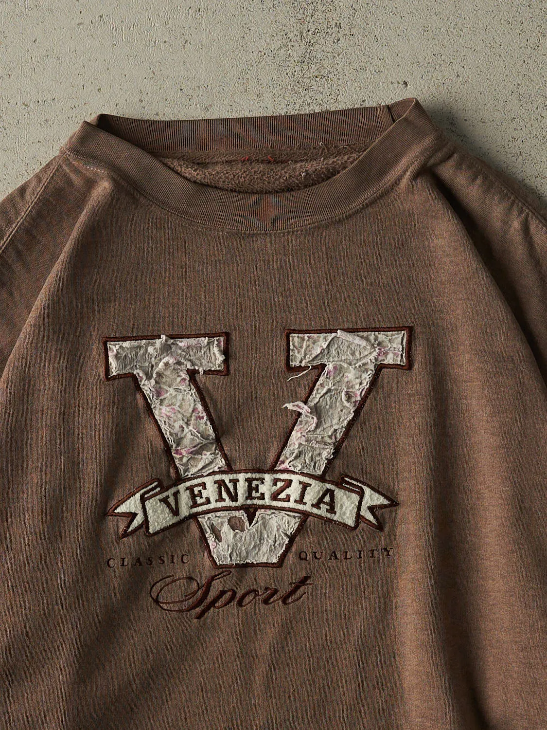 Vintage 90s Sun Faded Brown Venezia Embroidered Crewneck (L/XL) sold by Rebalance Vintage product image thumbnail 2