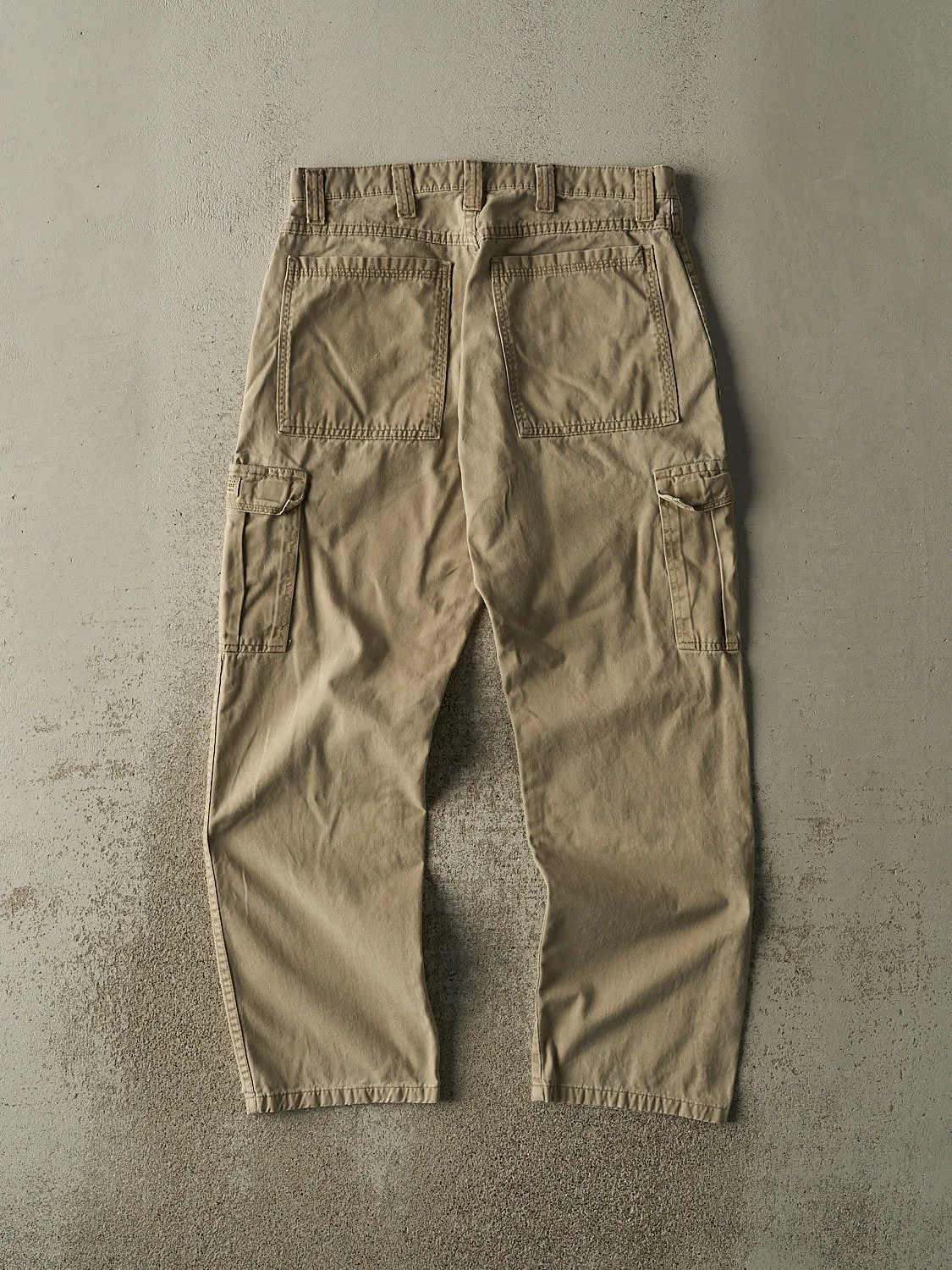 Vintage 90s Beige Wrangler Cargo Pants (33x30) sold by Rebalance Vintage product image thumbnail 2