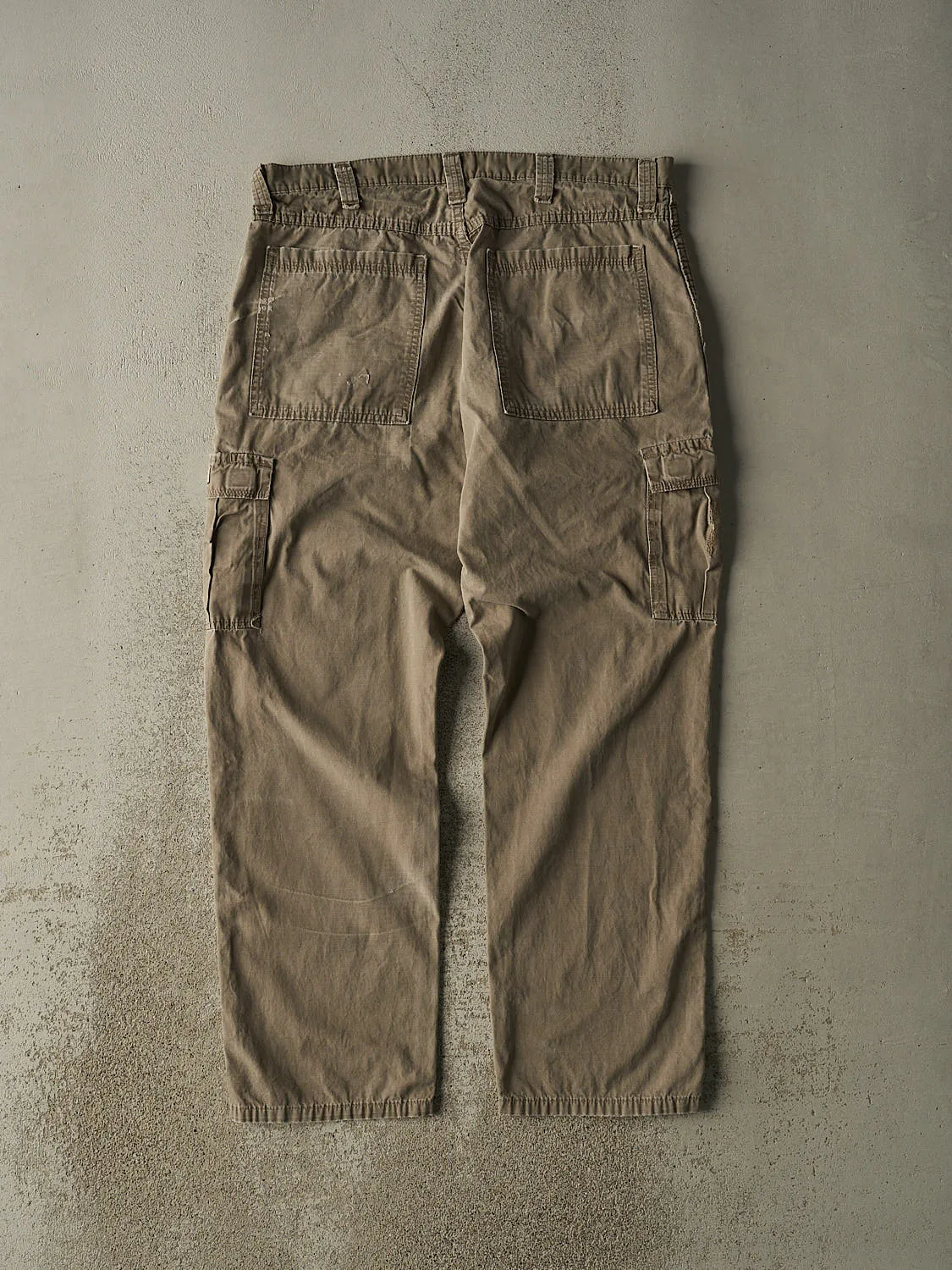 Vintage 90s Beige Wrangler Cargo Pants (36x31.5) sold by Rebalance Vintage product image thumbnail 2
