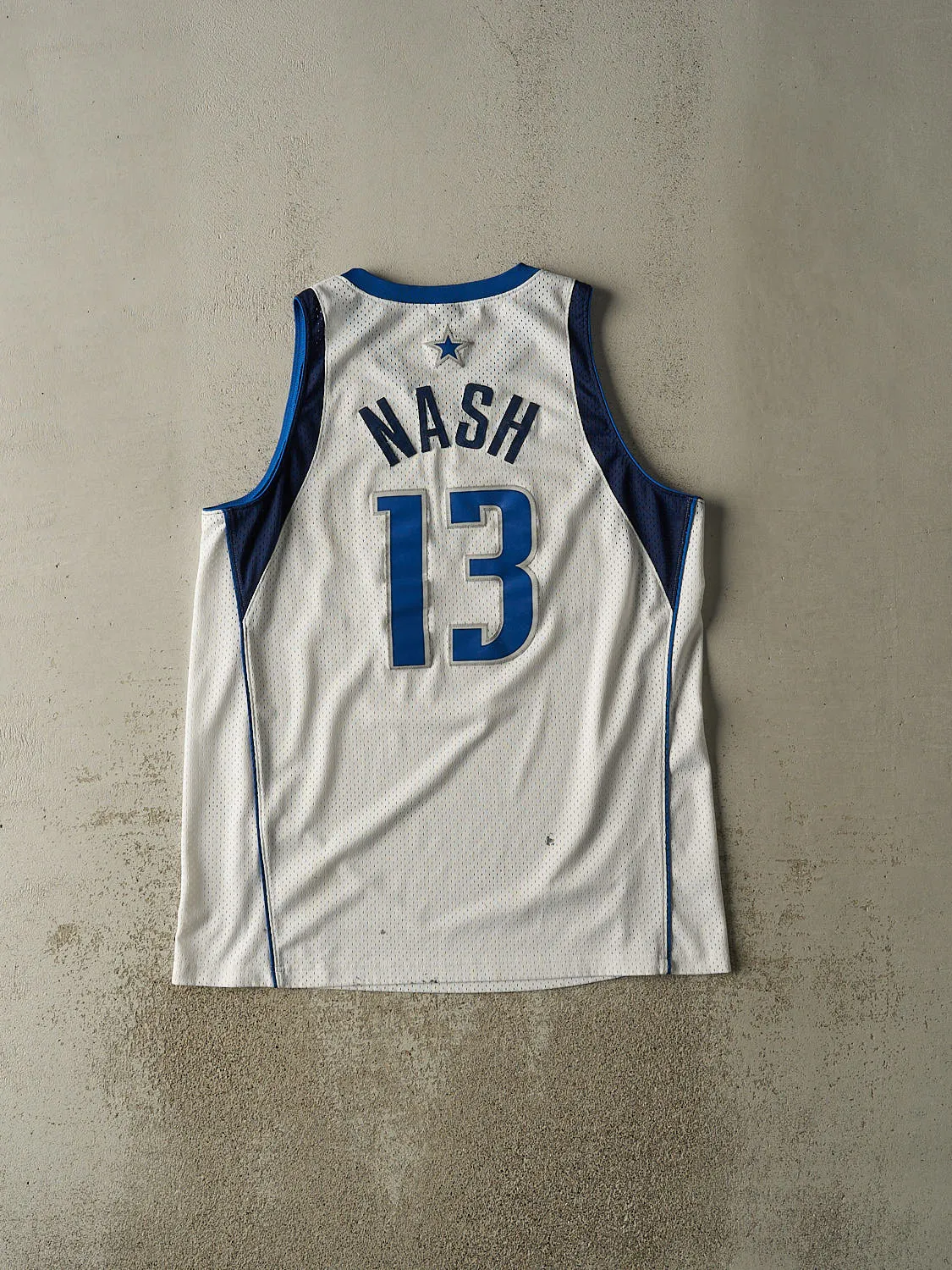 Vintage Y2K White Dallas Mavericks Steve Nash Basketball Jersey (XXL) sold by Rebalance Vintage product image thumbnail 2