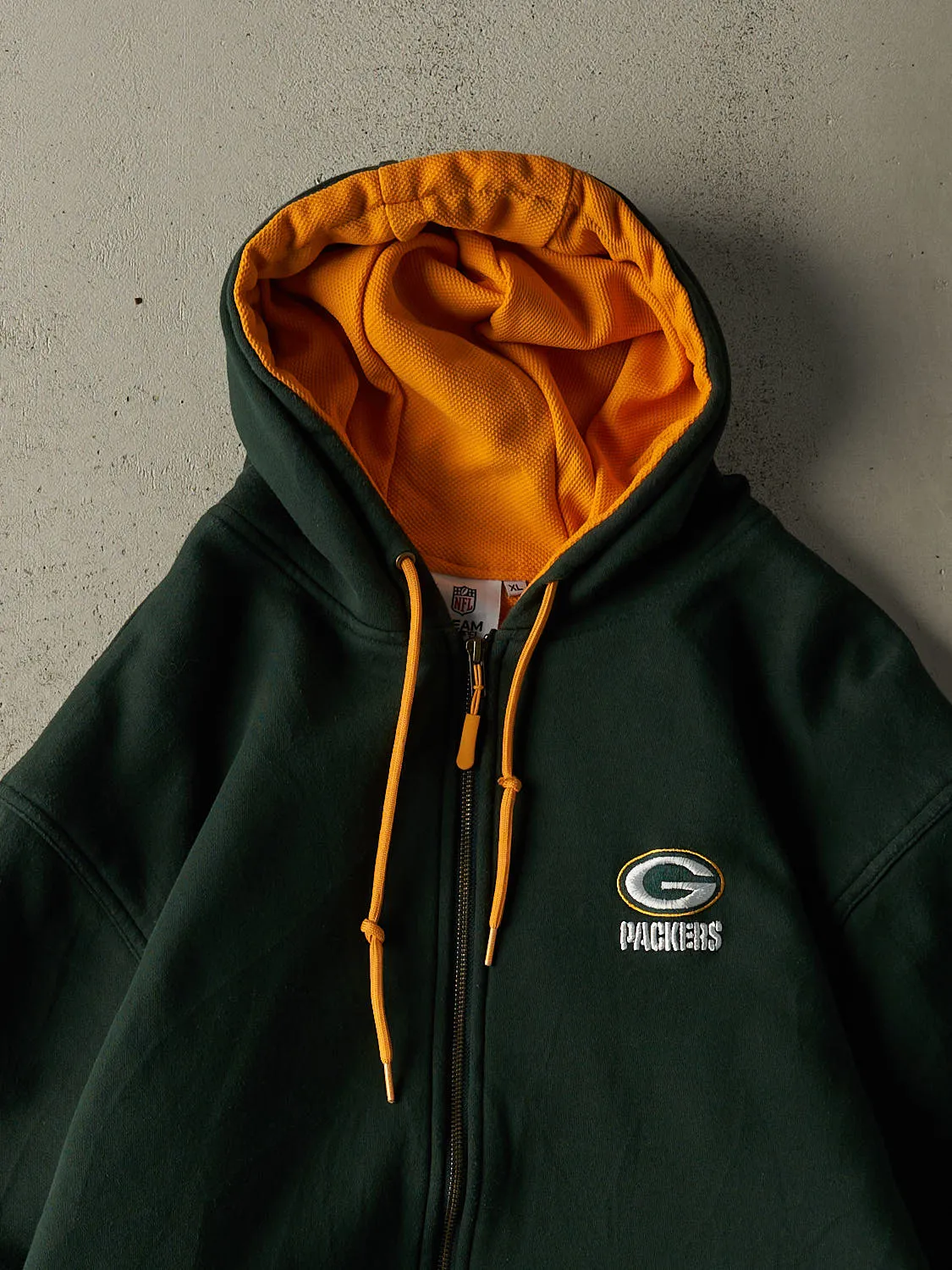 Vintage Y2K Green Green Bay Packers Heavyweight Embroidered Zip Up Hoodie (XL/XXL) sold by Rebalance Vintage product image thumbnail 2