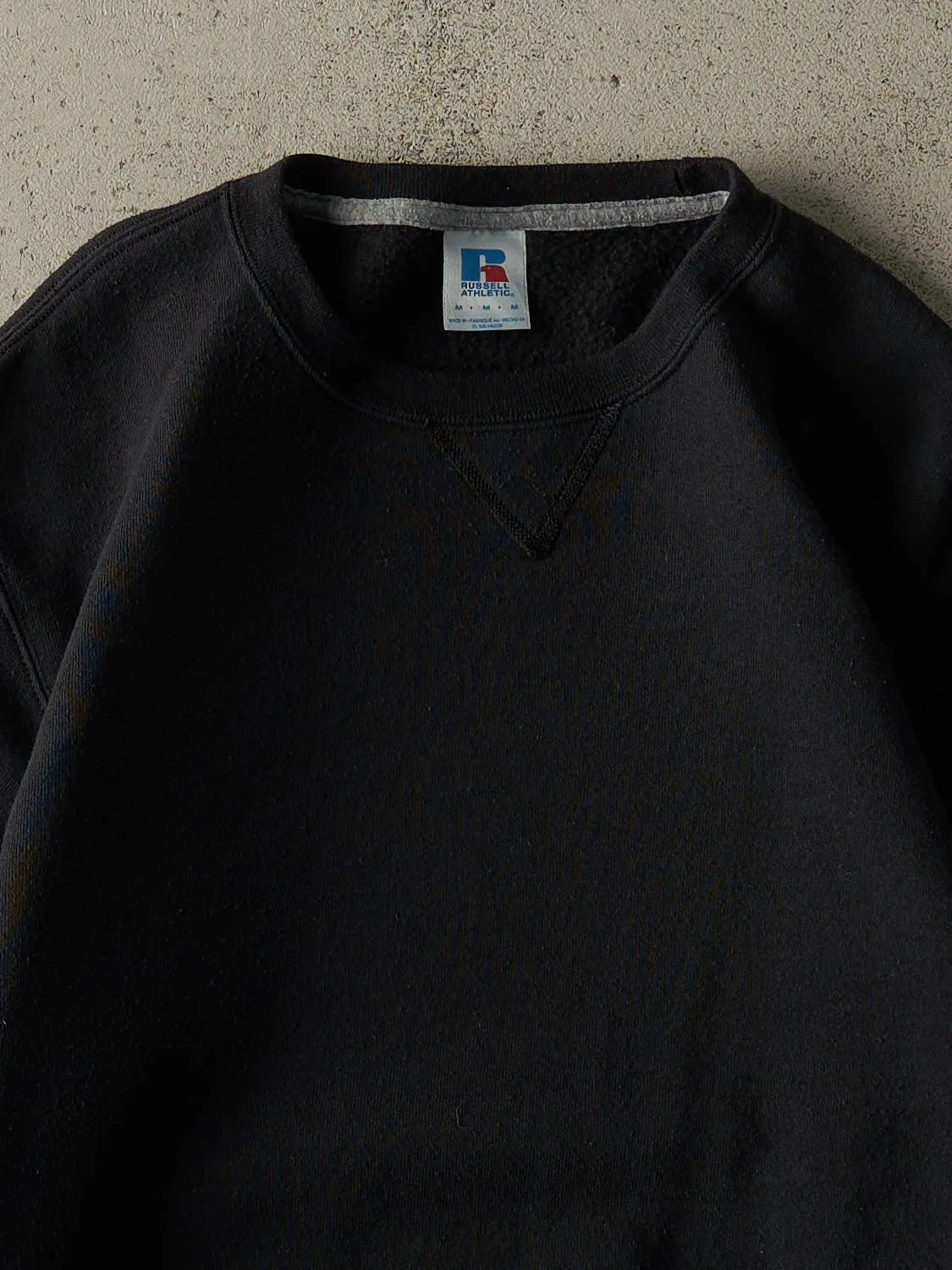 Vintage Y2K Black Russell Athletic Blank Crewneck (M) sold by Rebalance Vintage product image thumbnail 2
