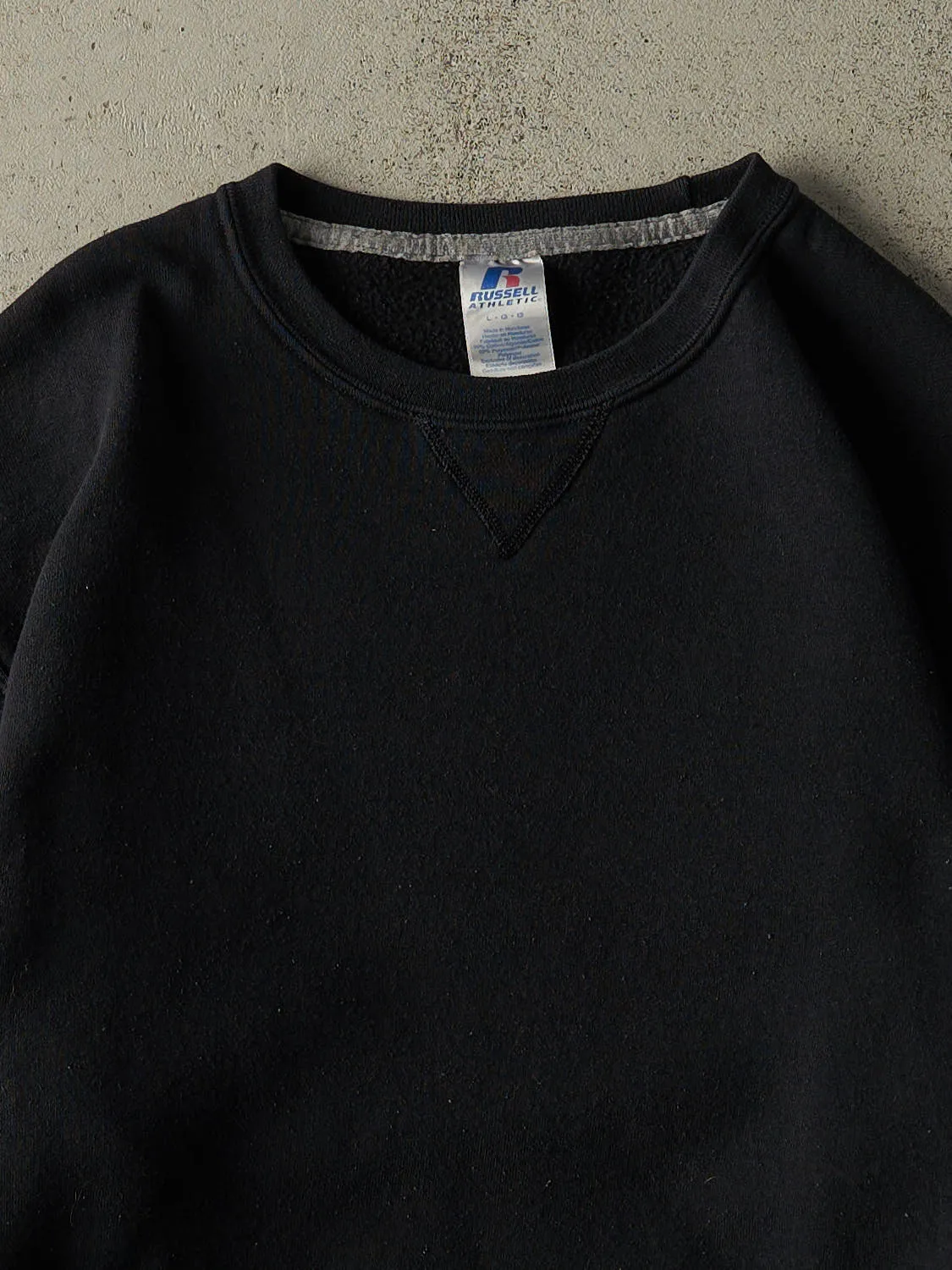 Vintage Y2K Black Russell Athletic Blank Crewneck (M/L) sold by Rebalance Vintage product image thumbnail 2
