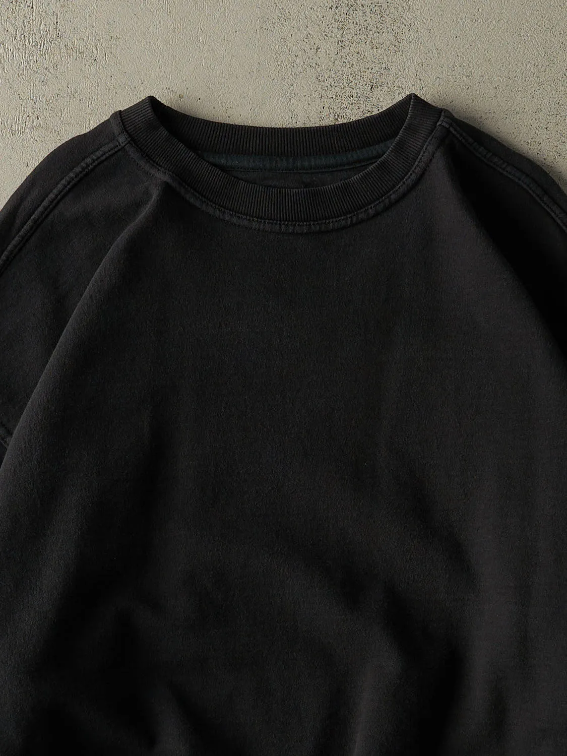 Vintage Y2K Black Russell Athletic Blank Crewneck (L/XL) sold by Rebalance Vintage product image thumbnail 2
