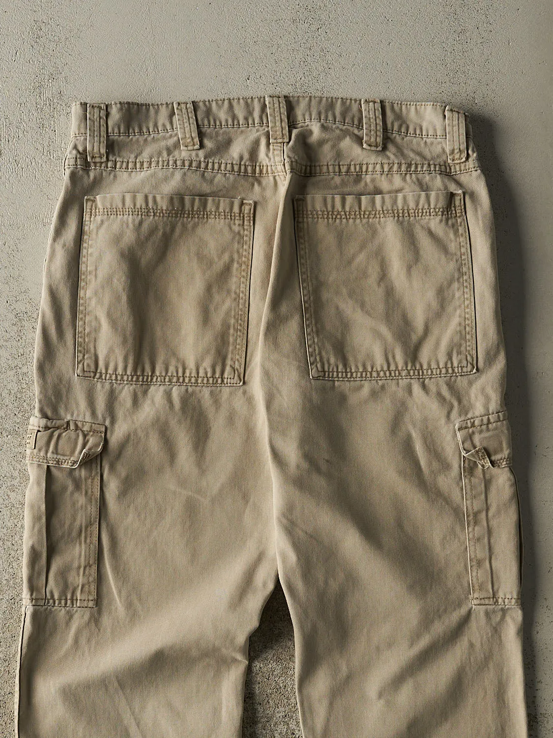 Vintage 90s Beige Wrangler Cargo Lightweight Pants (33x29) sold by Rebalance Vintage product image thumbnail 4