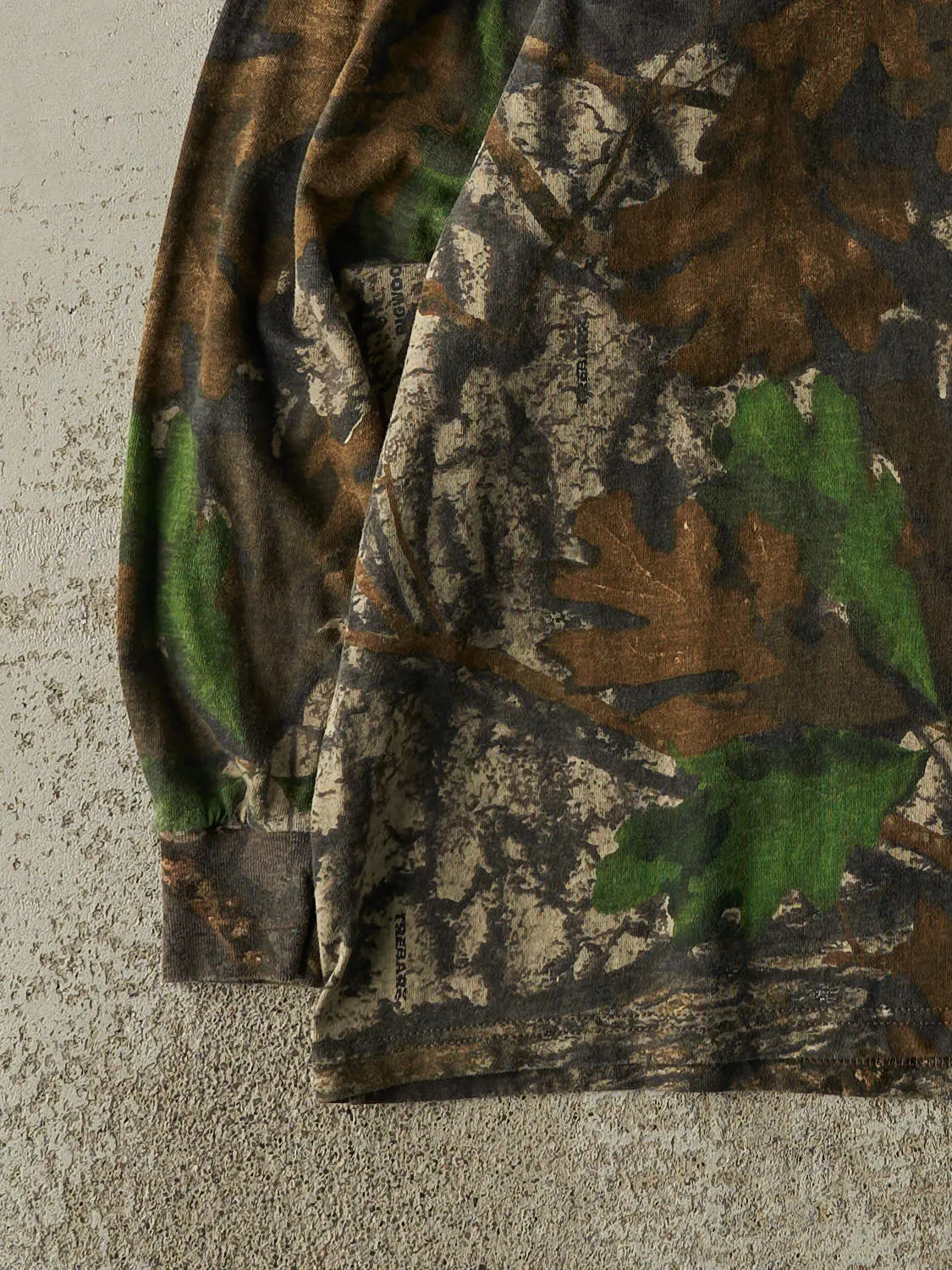 Vintage Y2K Camo Trebark Pocket Long Sleeve (XXL) sold by Rebalance Vintage product image thumbnail 3