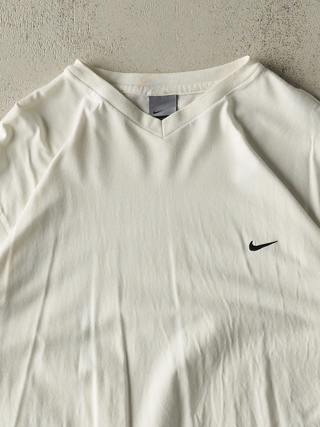 Vintage Y2K White Nike Embroidered V Neck Tee (XL) sold by Rebalance Vintage product image thumbnail 2