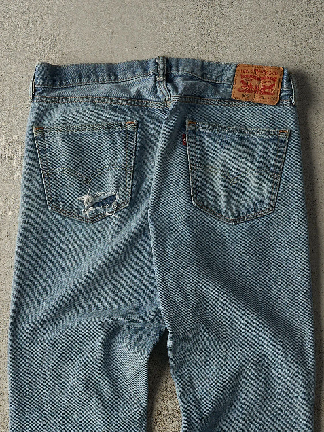 Vintage Y2K Light Wash Levi's 505 Jeans (34x30) sold by Rebalance Vintage product image thumbnail 4