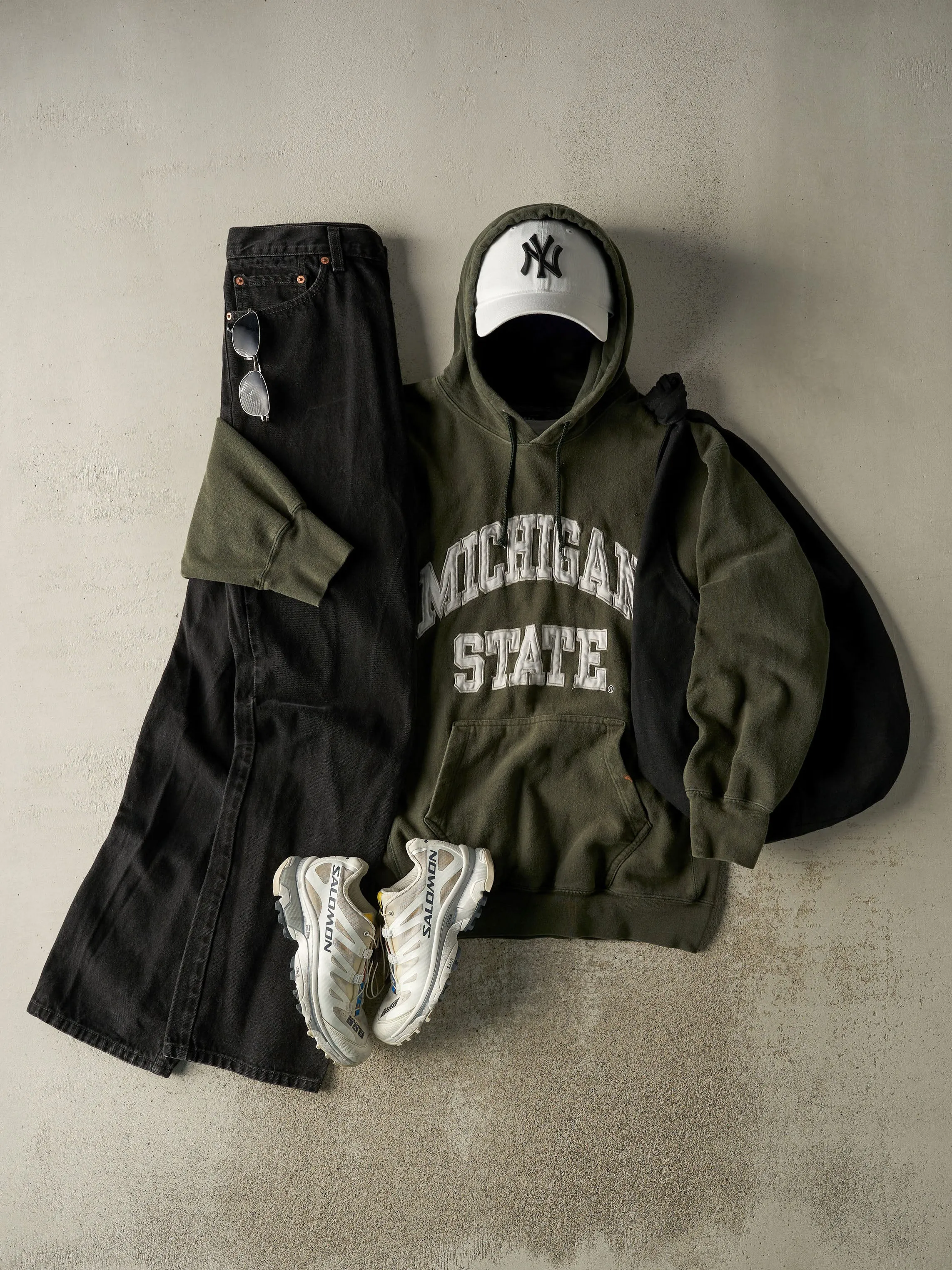 Vintage 90s Sun Faded Green Michigan State University Embroidered Hoodie (L/XL) sold by Rebalance Vintage product image thumbnail 2