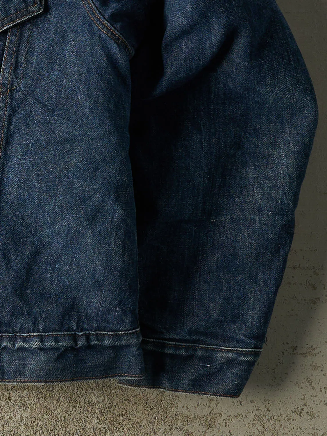 Vintage 90s Dark Wash Levi's Sherpa Lined Denim Jacket (M) sold by Rebalance Vintage product image thumbnail 4