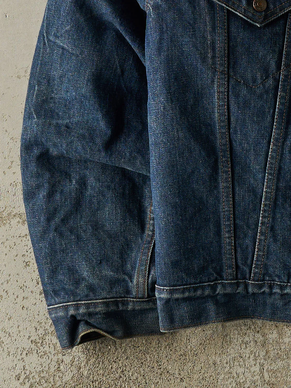 Vintage 90s Dark Wash Levi's Sherpa Lined Denim Jacket (M) sold by Rebalance Vintage product image thumbnail 3